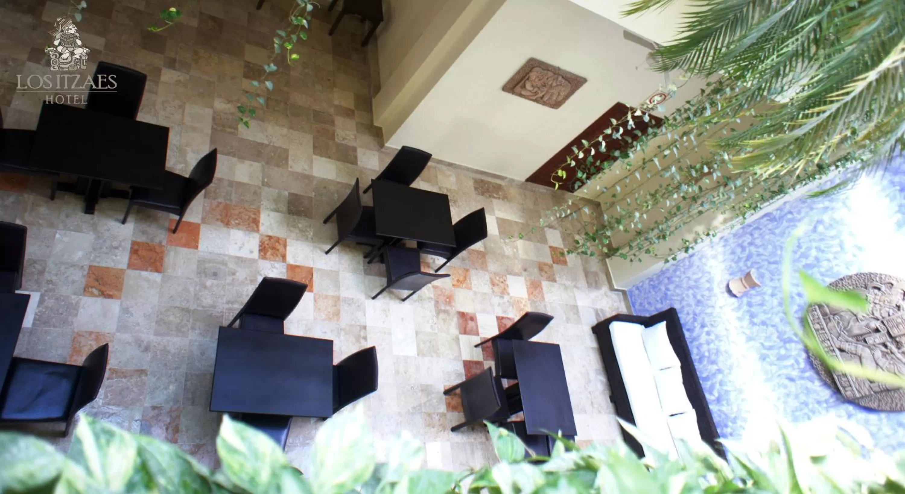 Restaurant/places to eat in Hotel Los Itzaes by 5th av