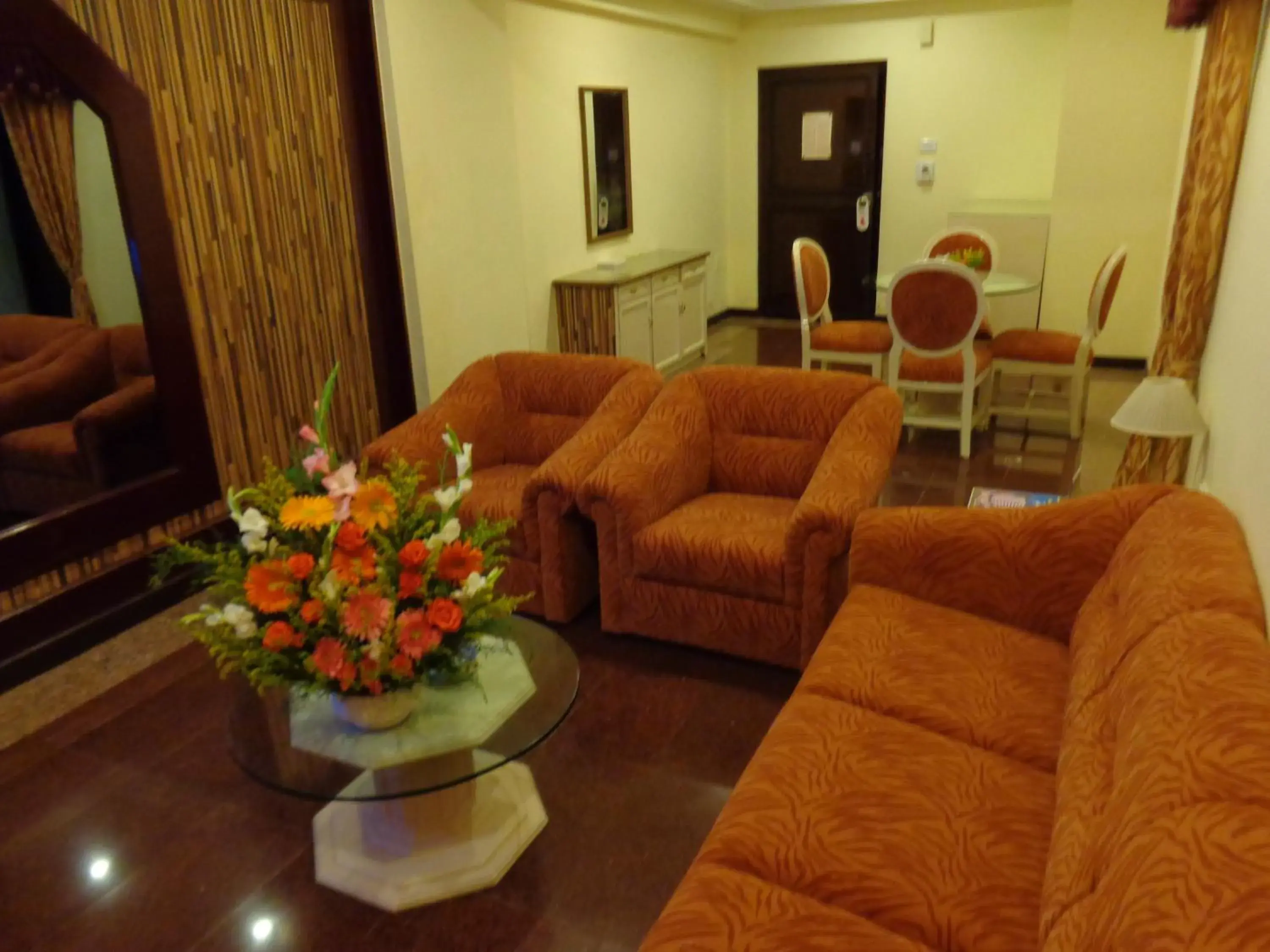 Living room, Seating Area in Hotel Poonja International