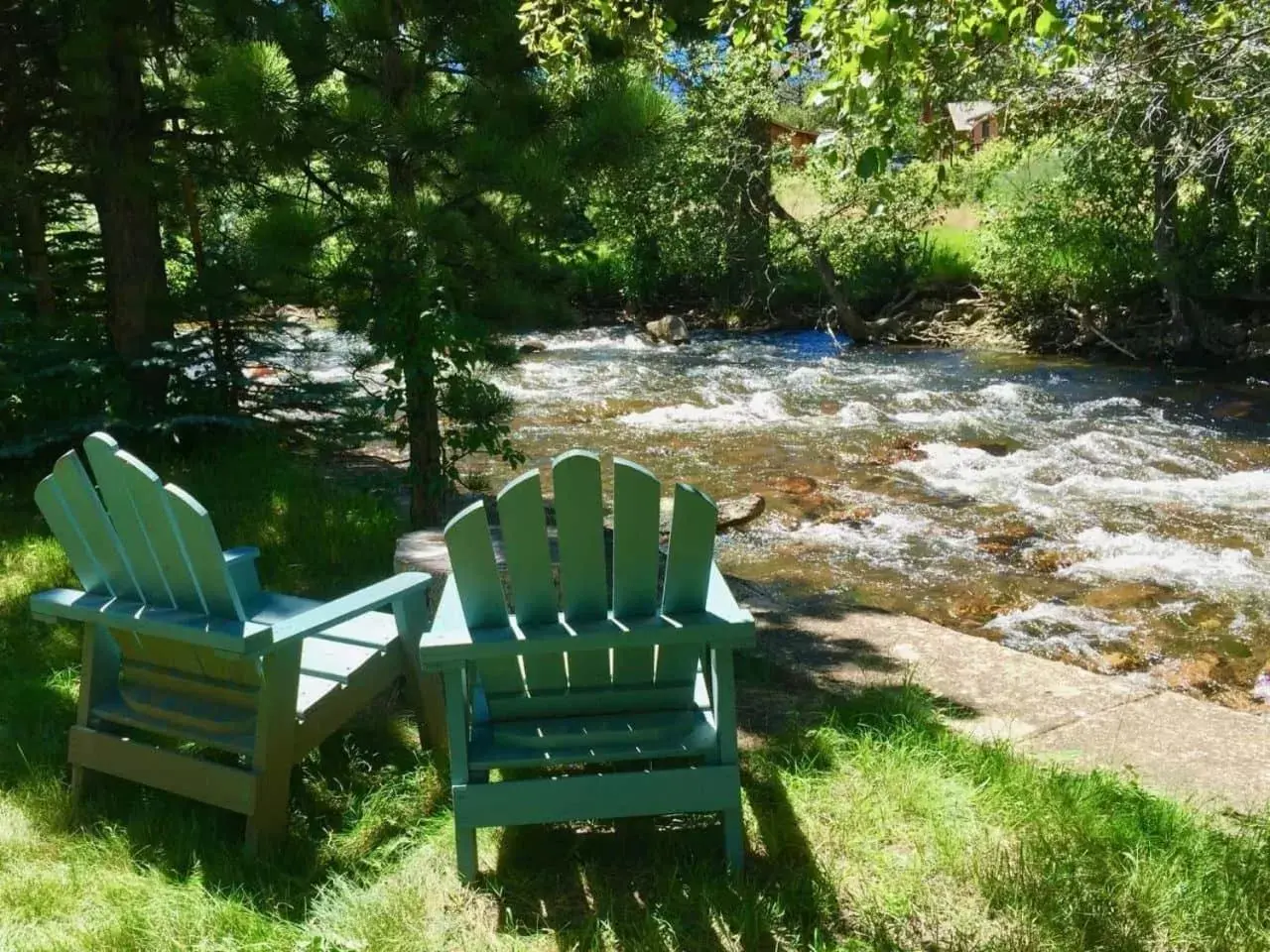 Garden in Romantic RiverSong Inn