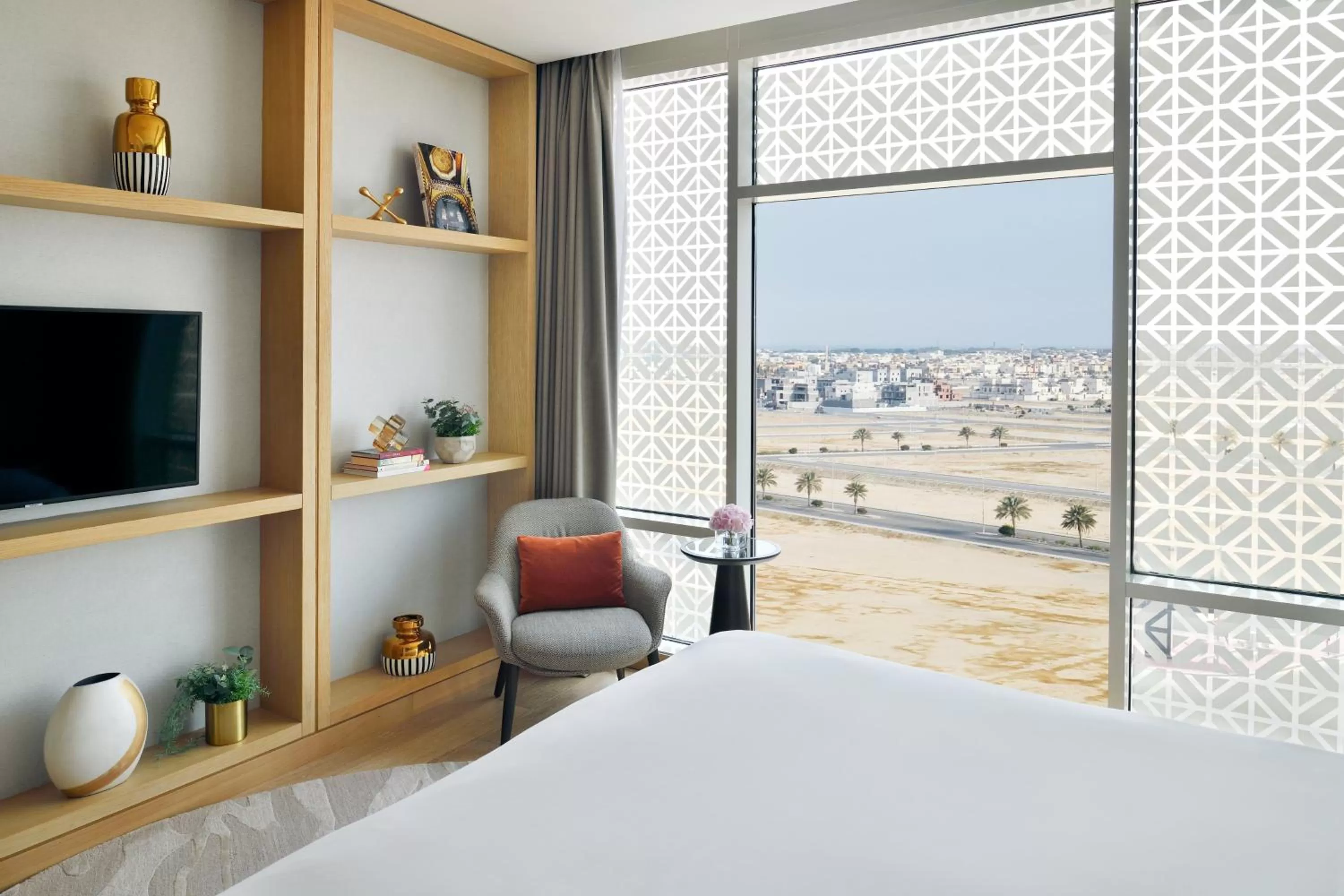 Photo of the whole room, Bed in Crowne Plaza - Jeddah Al Salam by IHG