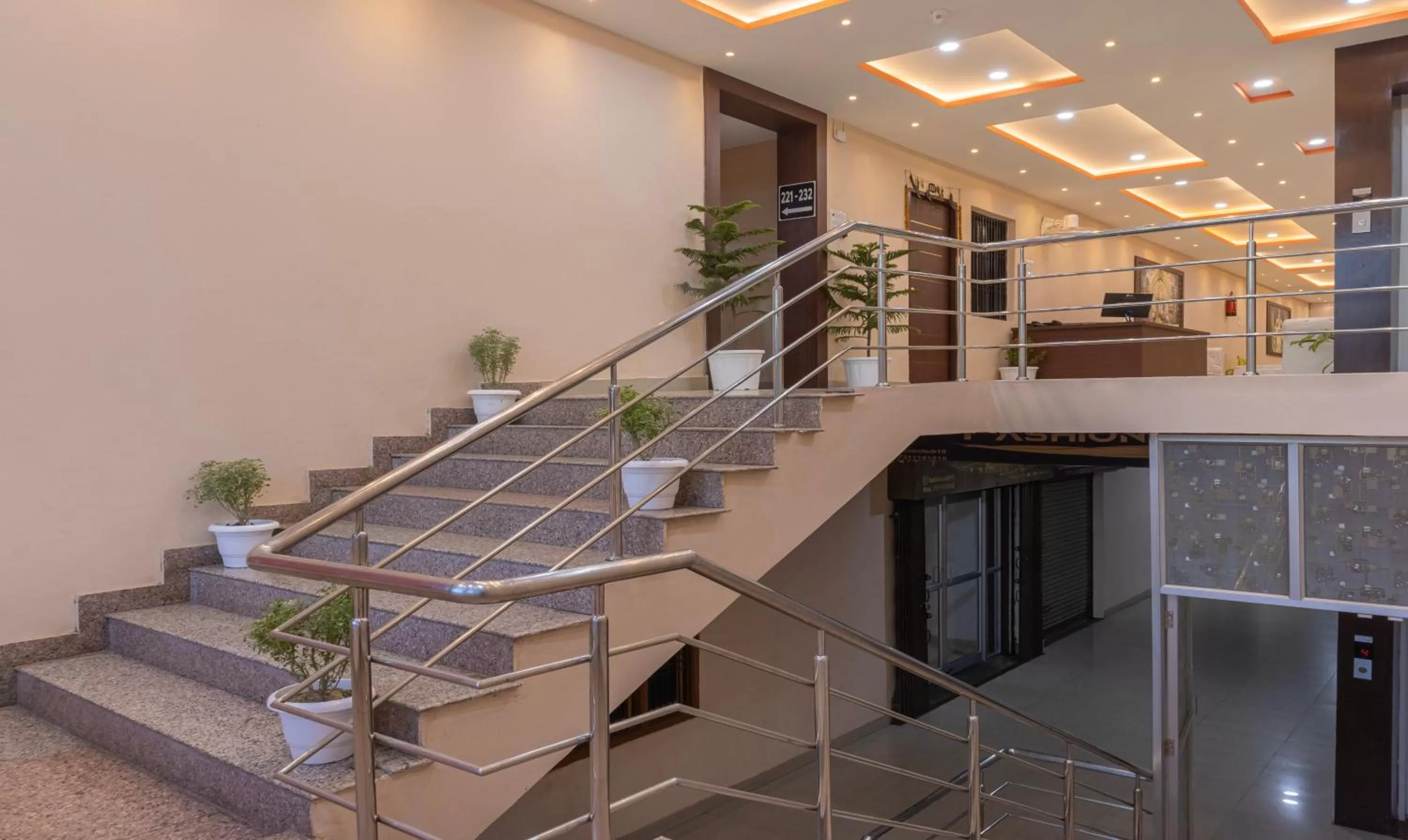 Lobby or reception in Itsy Hotels Kashi Grand, BHU