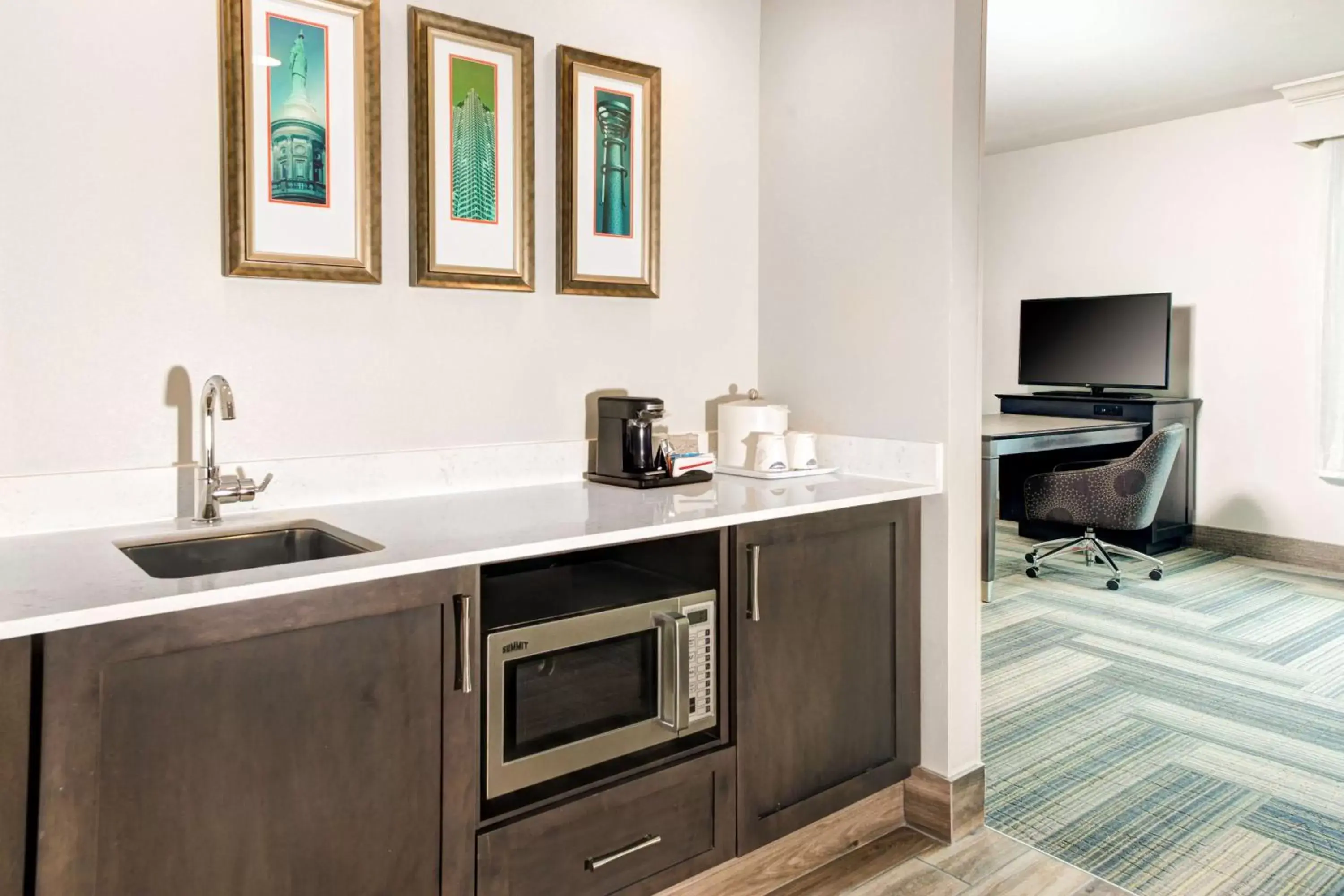 Kitchen or kitchenette, Kitchen/Kitchenette in Hampton Inn & Suites by Hilton Atlanta Perimeter Dunwoody