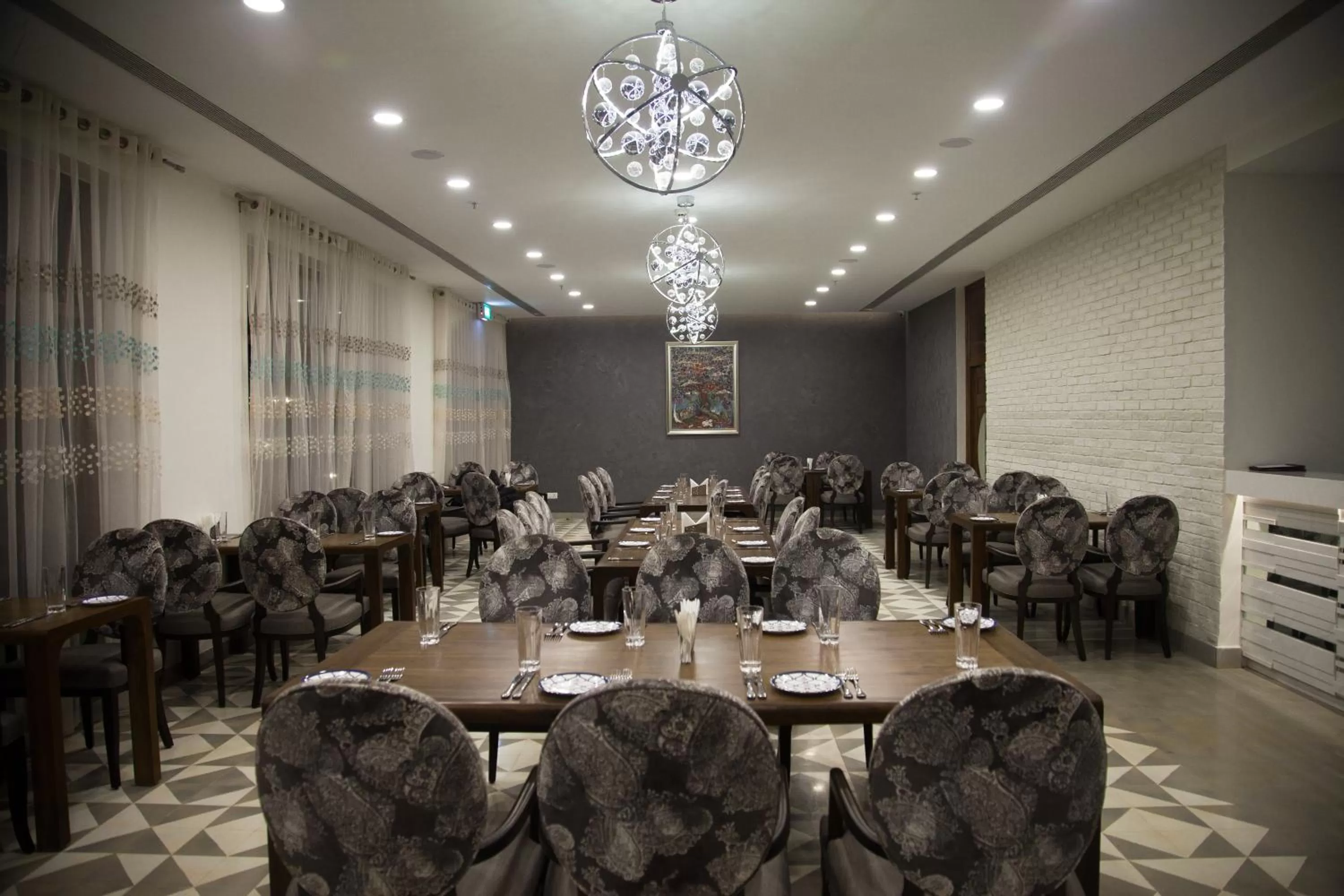 Restaurant/places to eat in Acron Waterfront Resort