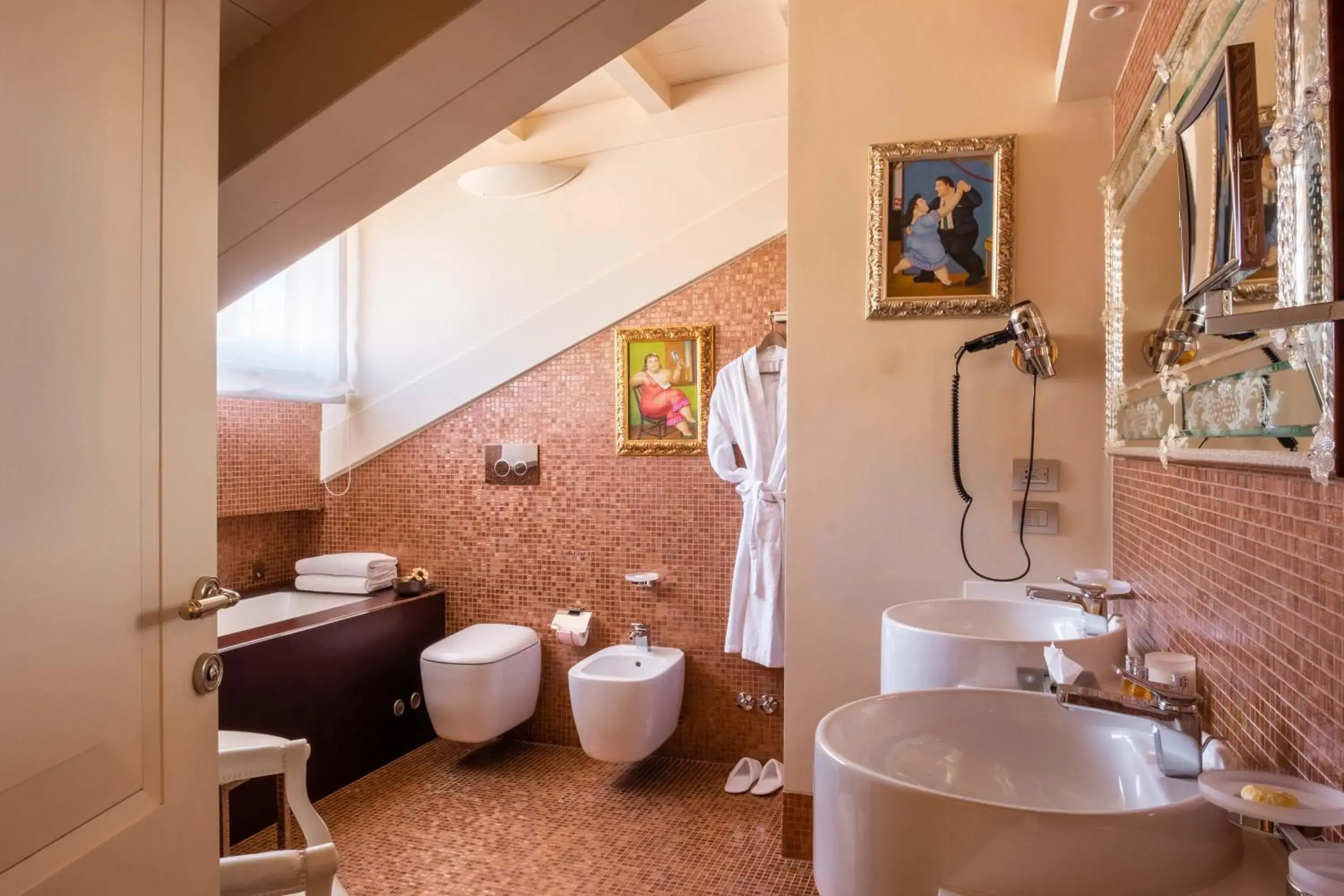 Bathroom in Hotel Moresco