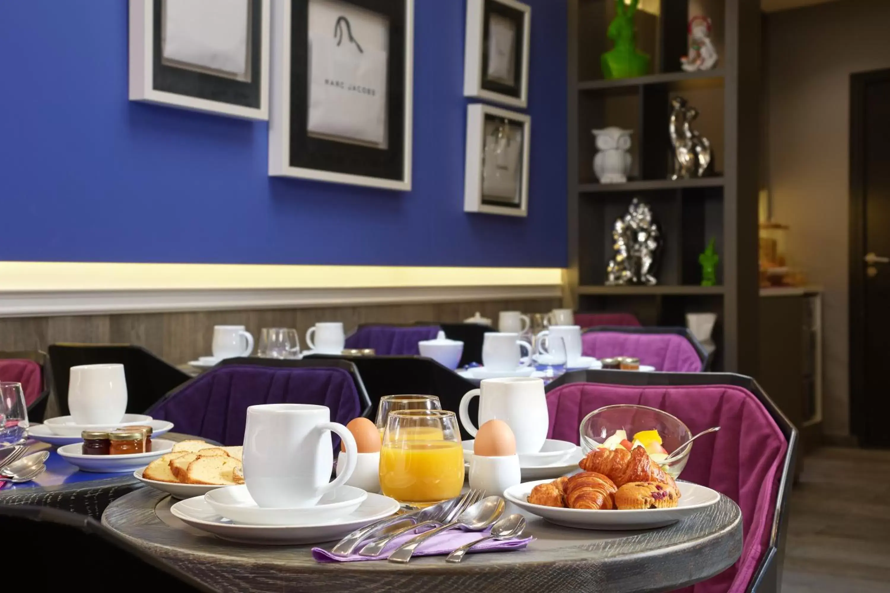 Buffet breakfast, Restaurant/Places to Eat in Hotel Antin Trinité