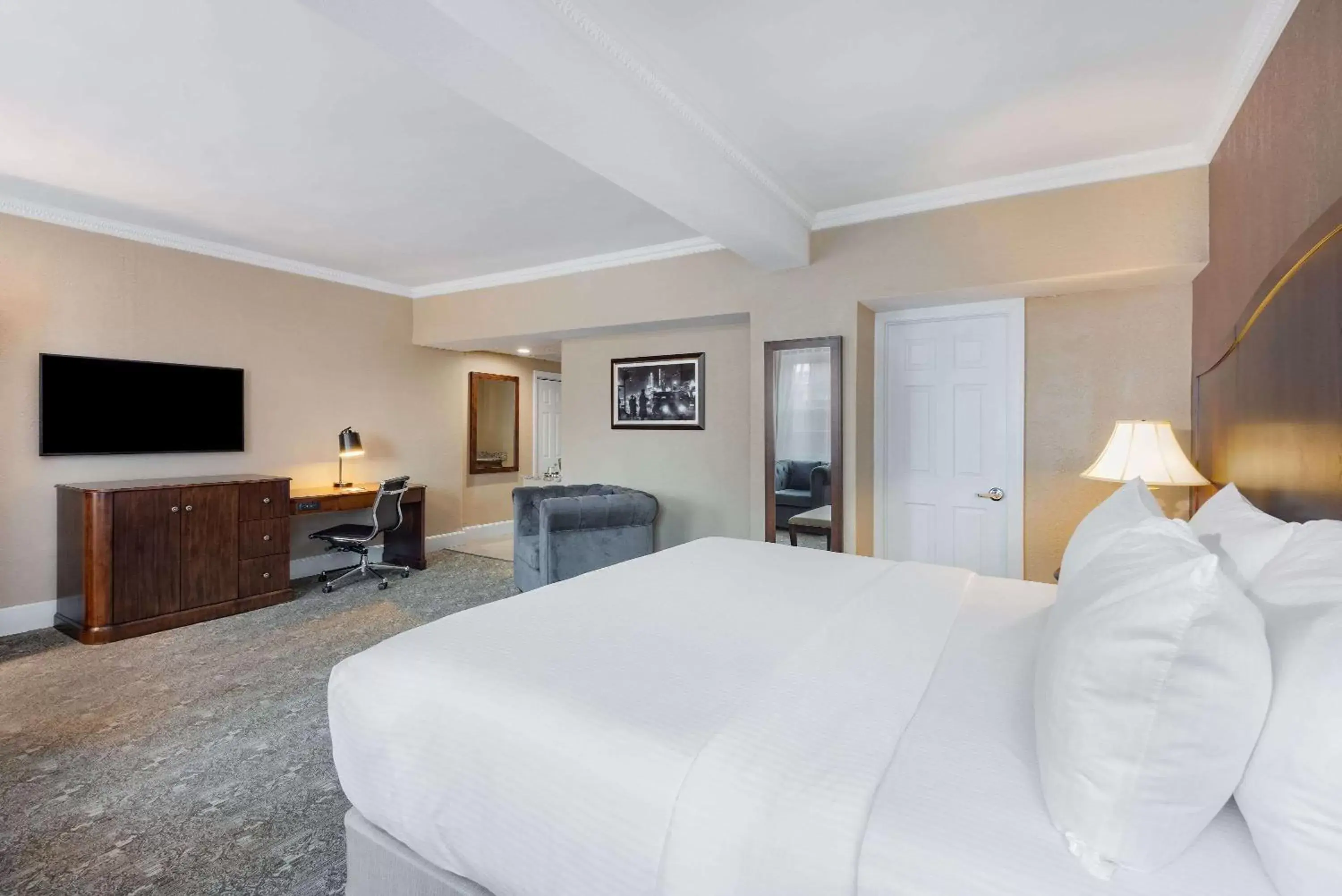 Photo of the whole room, Bed in The Americus Hotel, Trademark Collection by Wyndham Photo of the whole room, Bed in The Americus Hotel, Trademark Collection by Wyndham