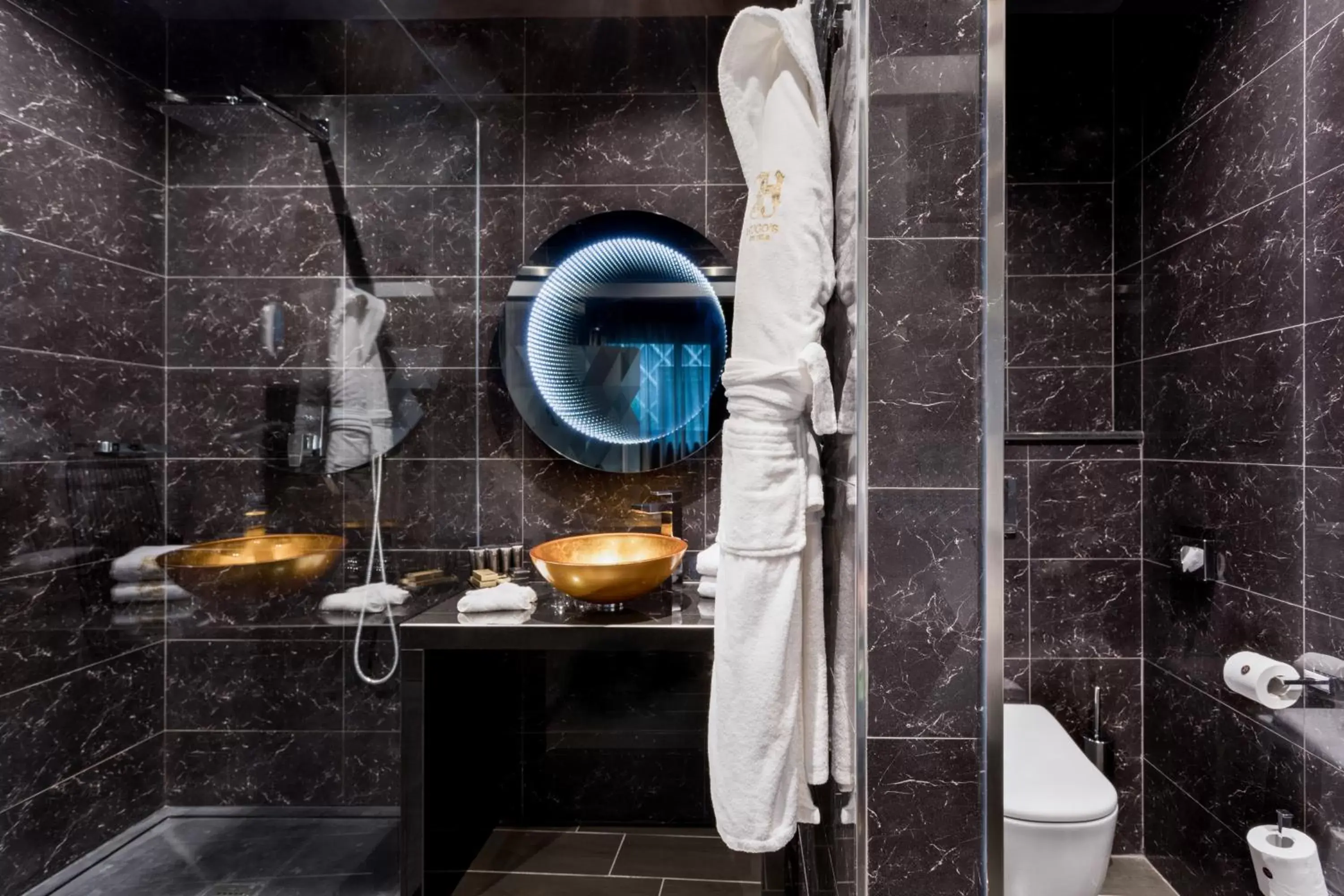 Shower, Bathroom in H Hotel & SPA - Adults Only
