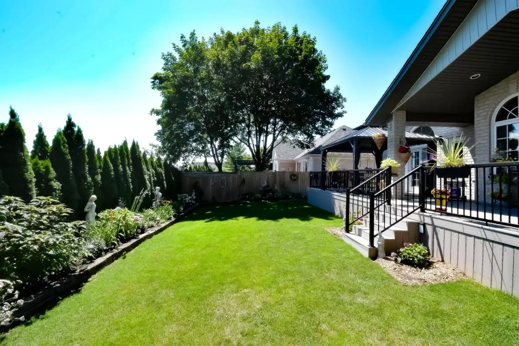 Swimming Pool in Graystone Bed & Breakfast