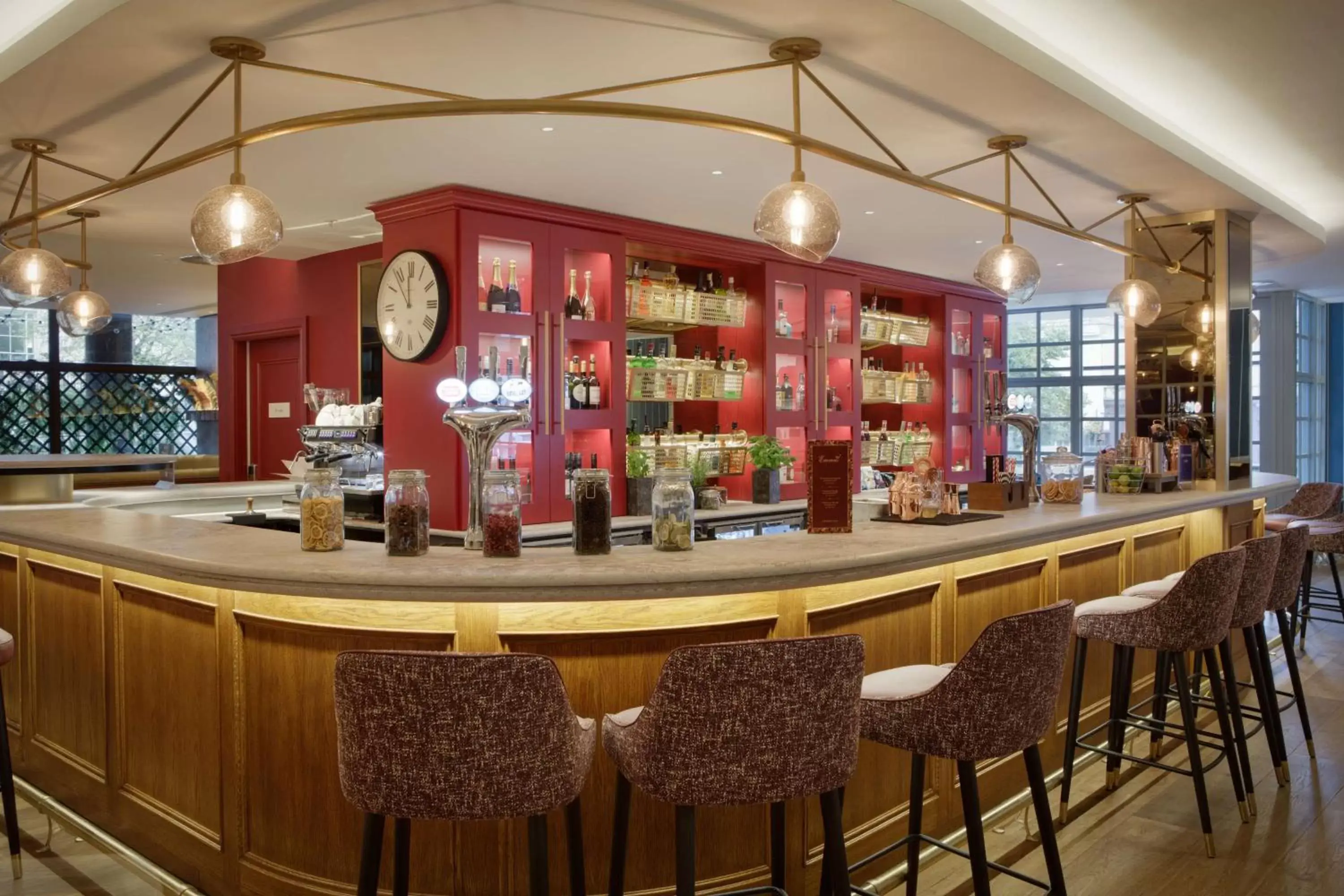 Lounge or bar in DoubleTree by Hilton Bath Lounge or bar in DoubleTree by Hilton Bath