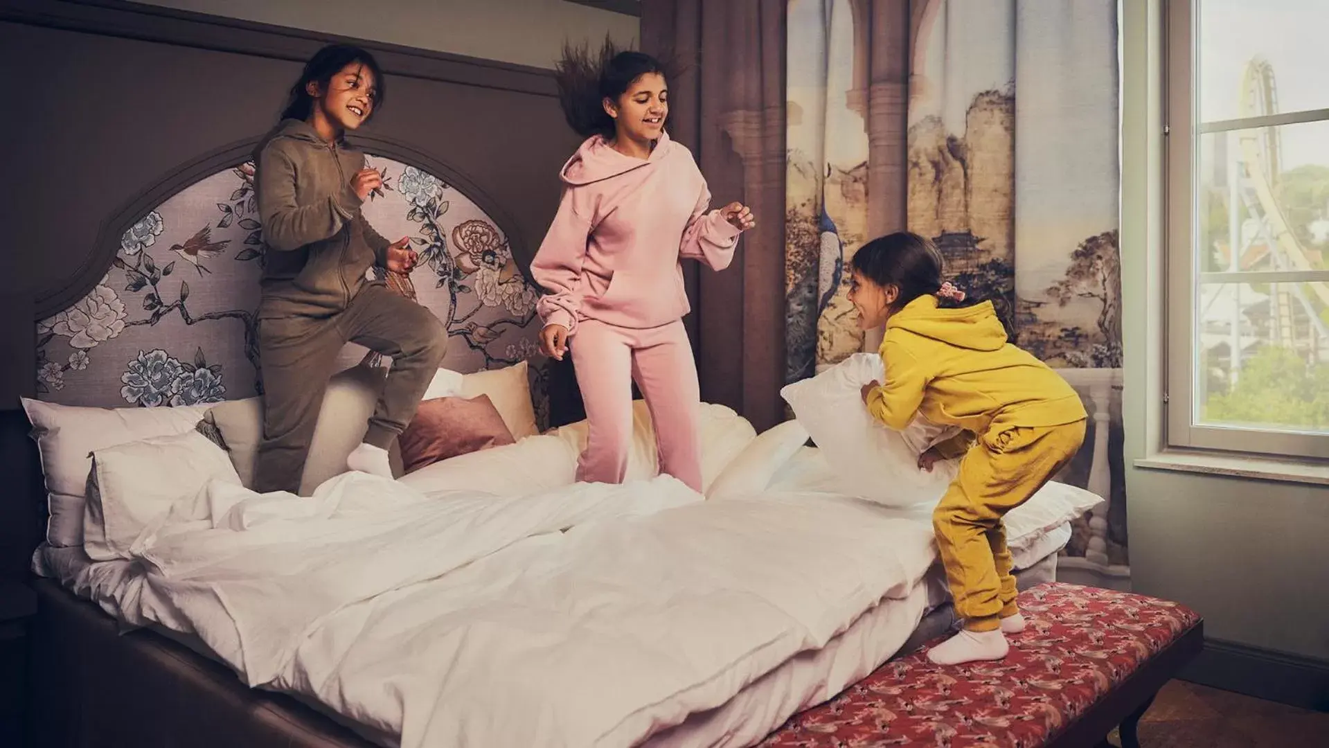 Property building, Bed in Liseberg Grand Curiosa Hotel Property building, Bed in Liseberg Grand Curiosa Hotel