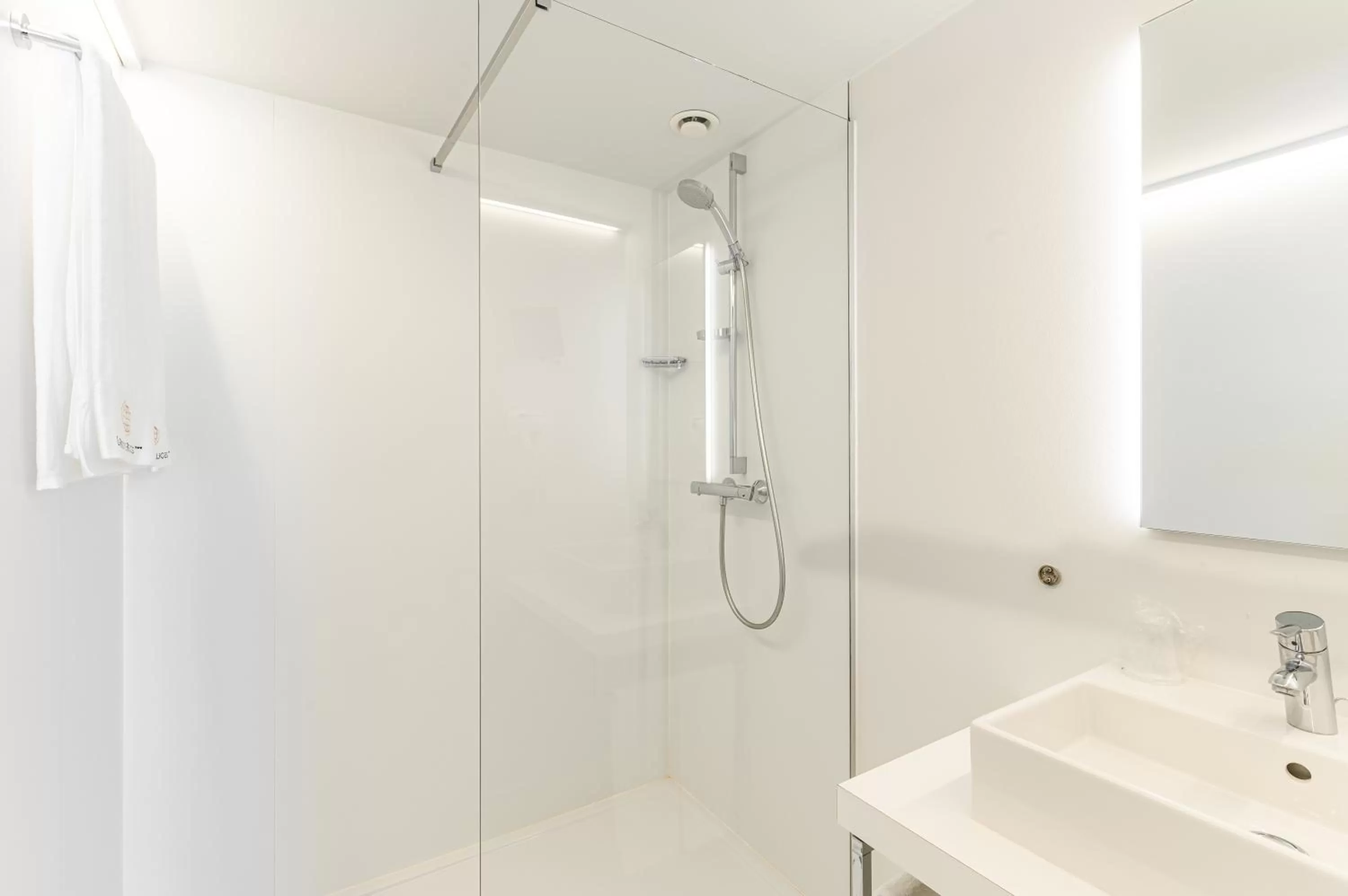 Bathroom in Hotel Le Bois De Bruges