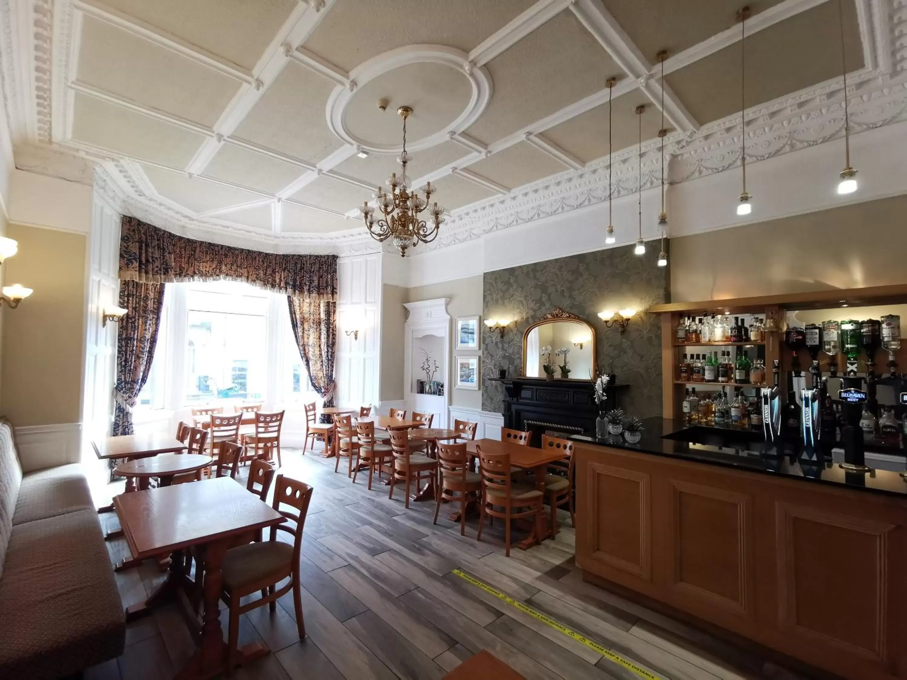 Lounge or bar, Restaurant/Places to Eat in The Haymarket Hotel