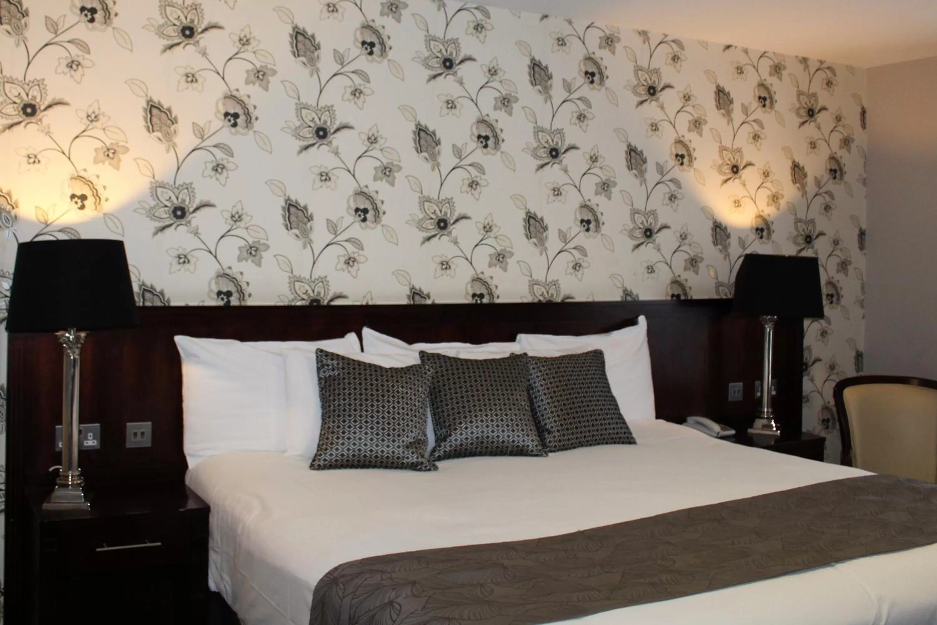 Deluxe Double Room in Killarney Court Hotel