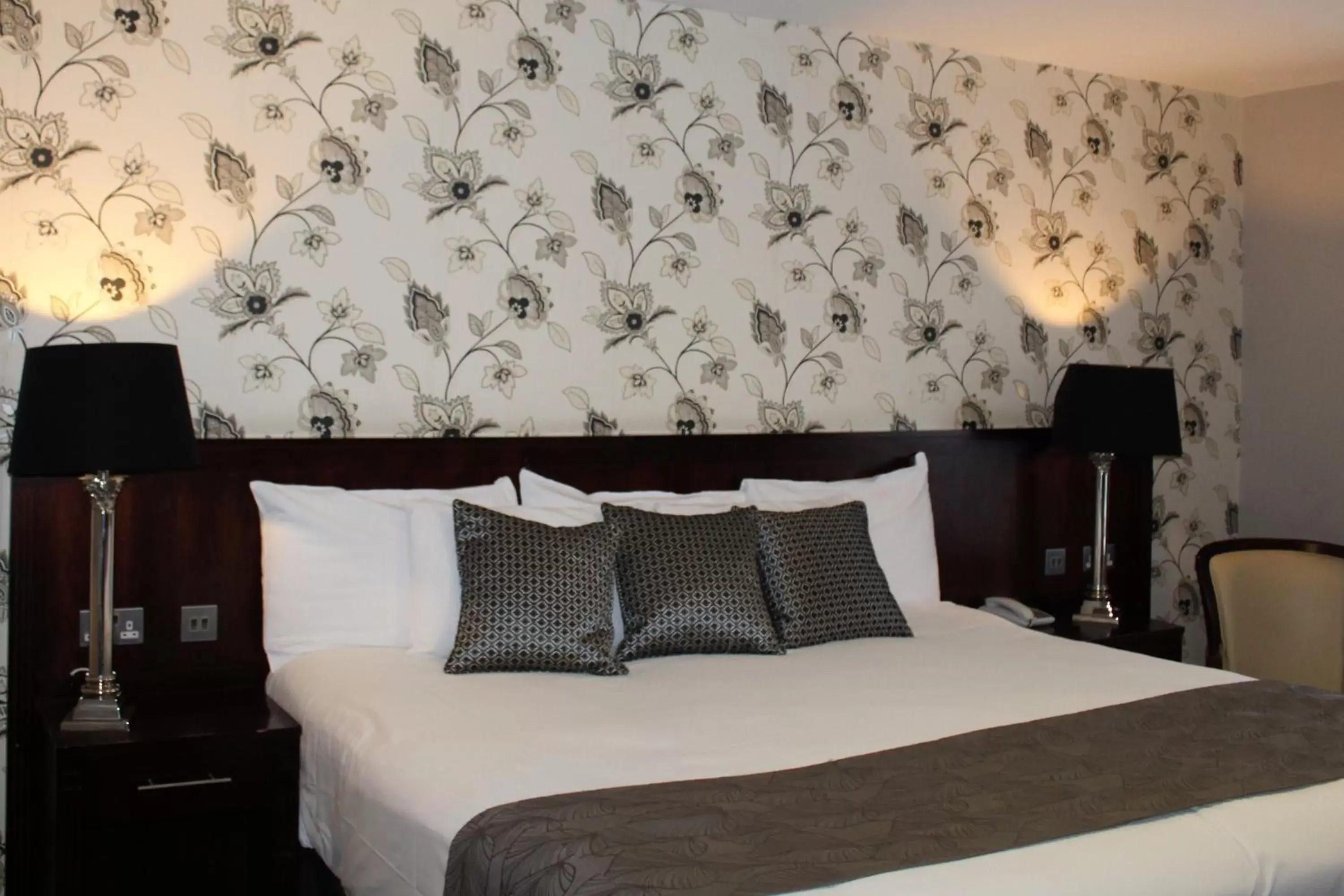Bed in Killarney Court Hotel