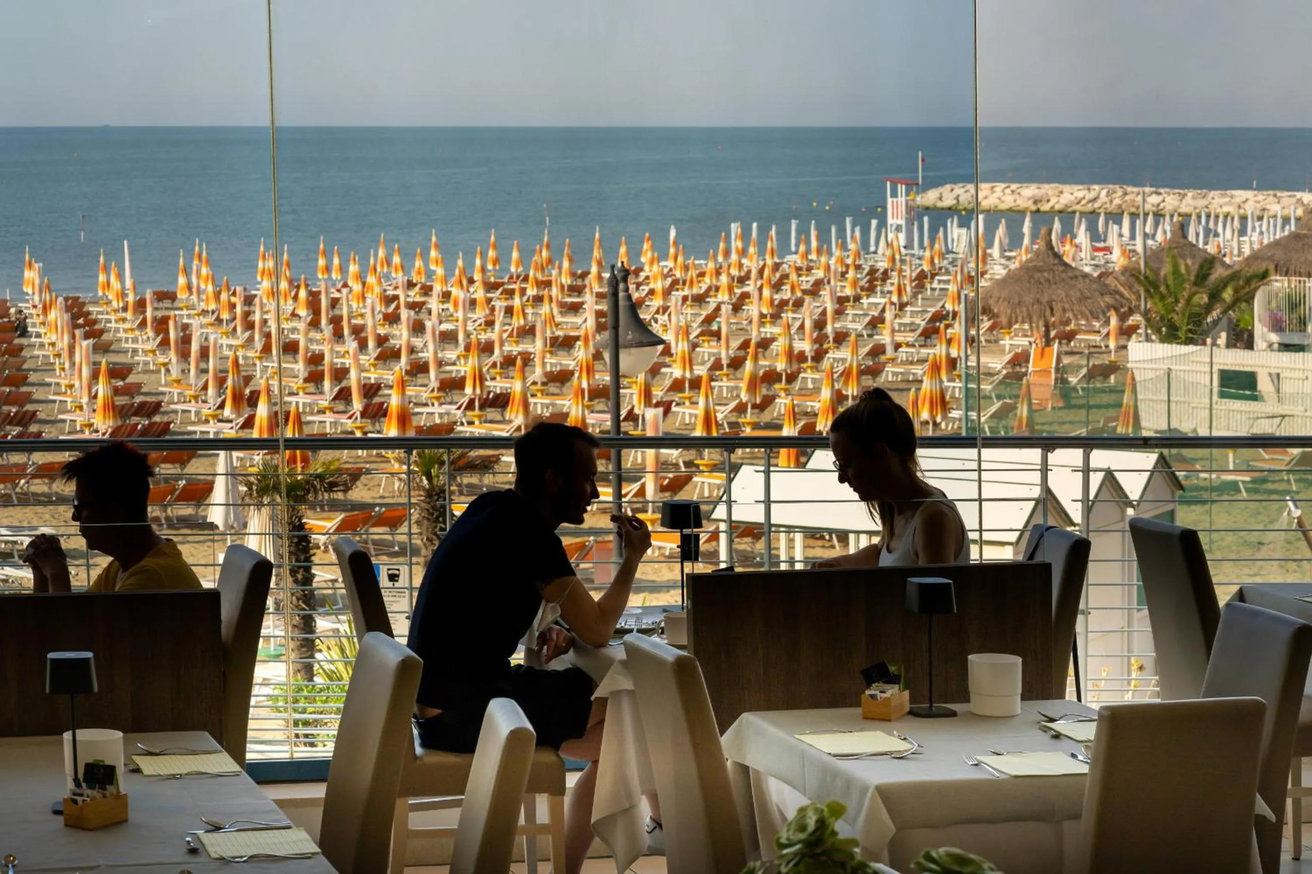 Restaurant/places to eat in Hotel Marco Polo