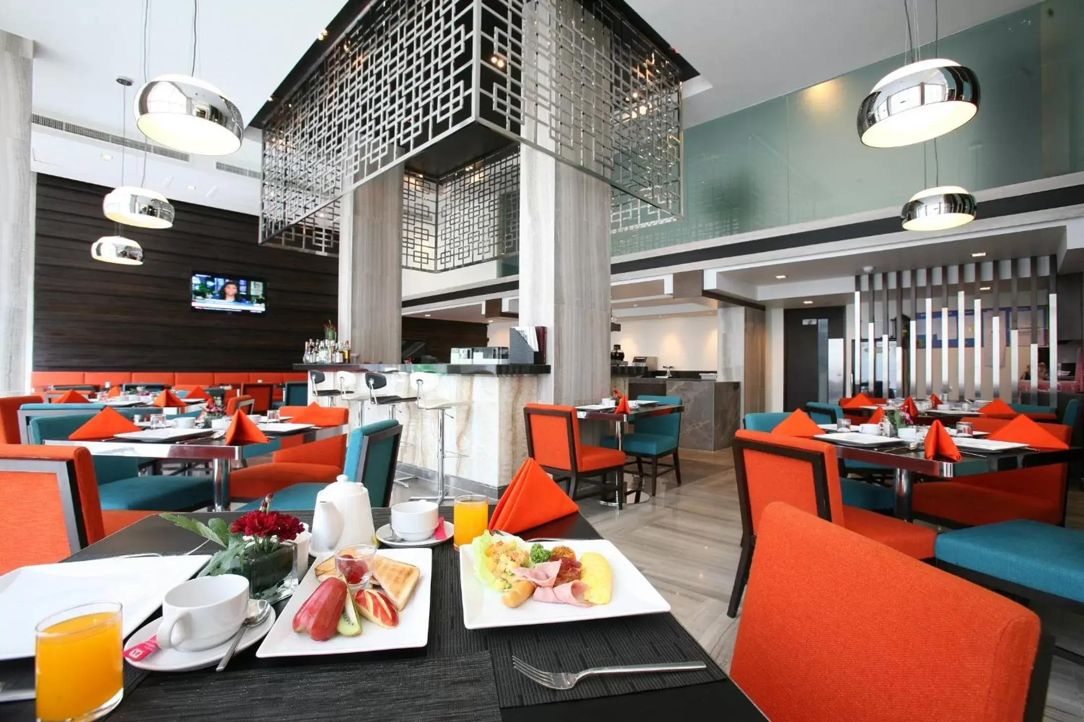 Restaurant/Places to Eat in FX Hotel Metrolink Makkasan