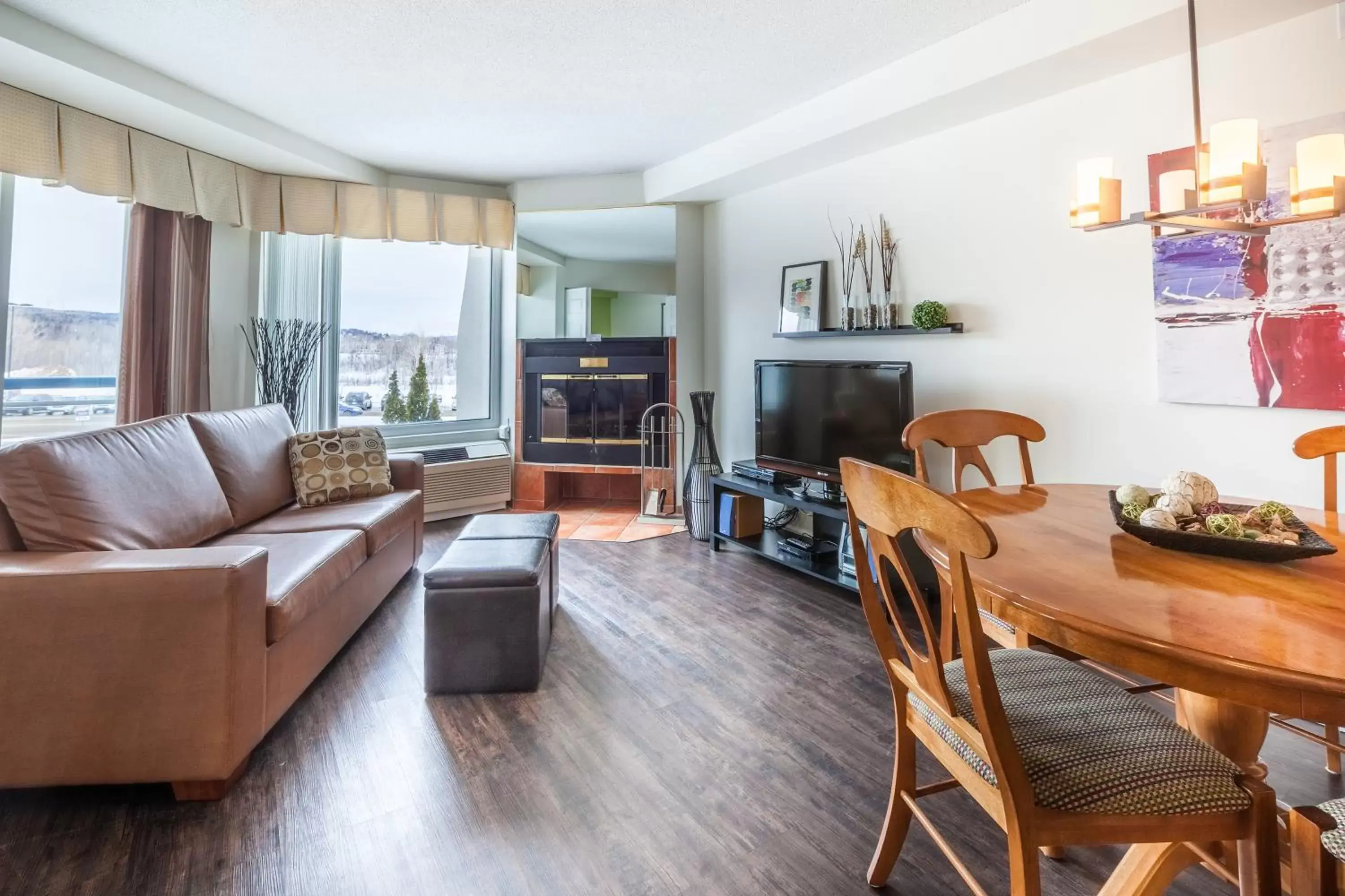 Photo of the whole room, Seating Area in Hébergement Mont-Ste-Anne Condos