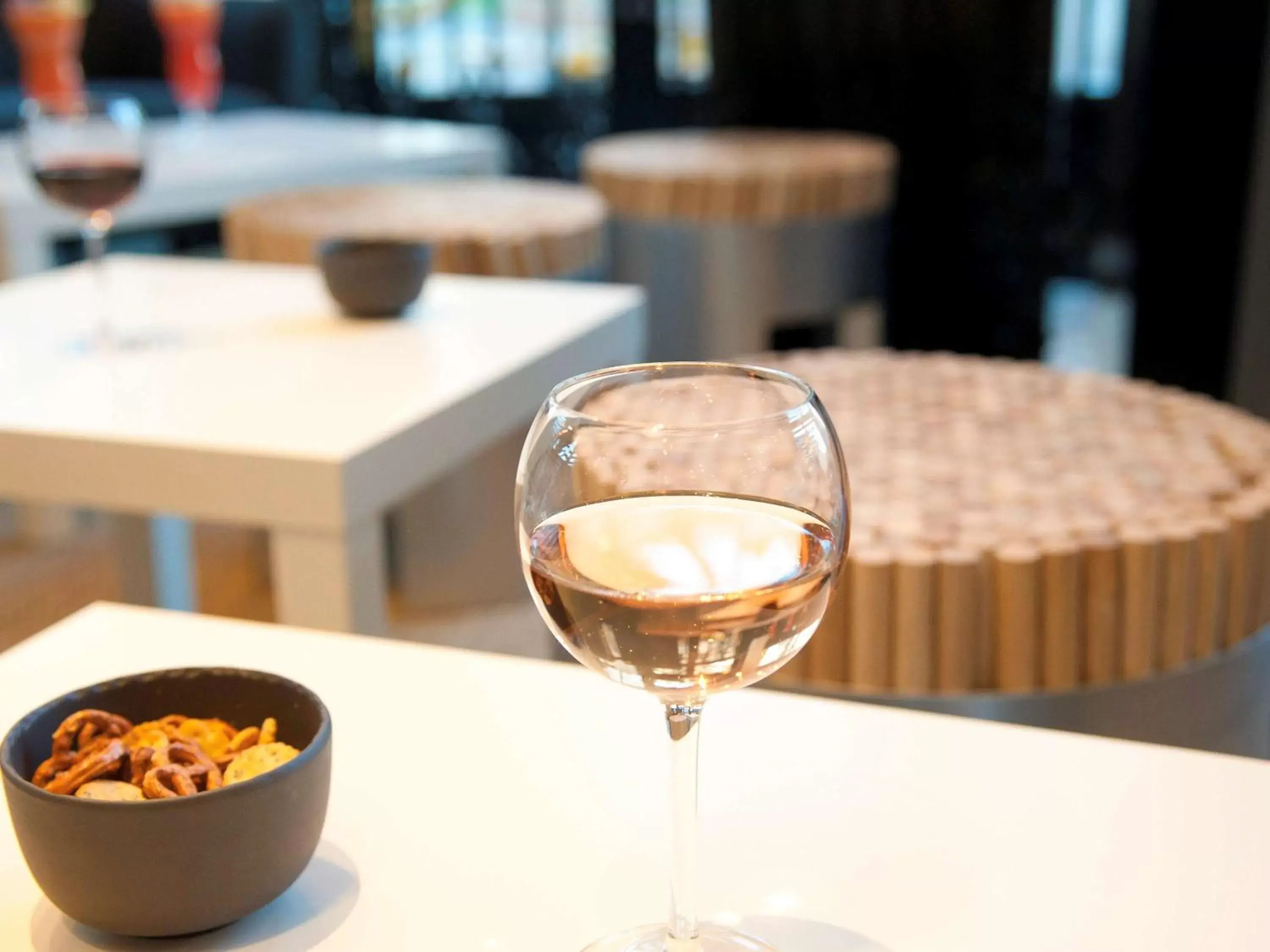 Lounge or bar in Ibis Saint Étienne - La Terrasse Lounge or bar in Ibis Saint Étienne - La Terrasse