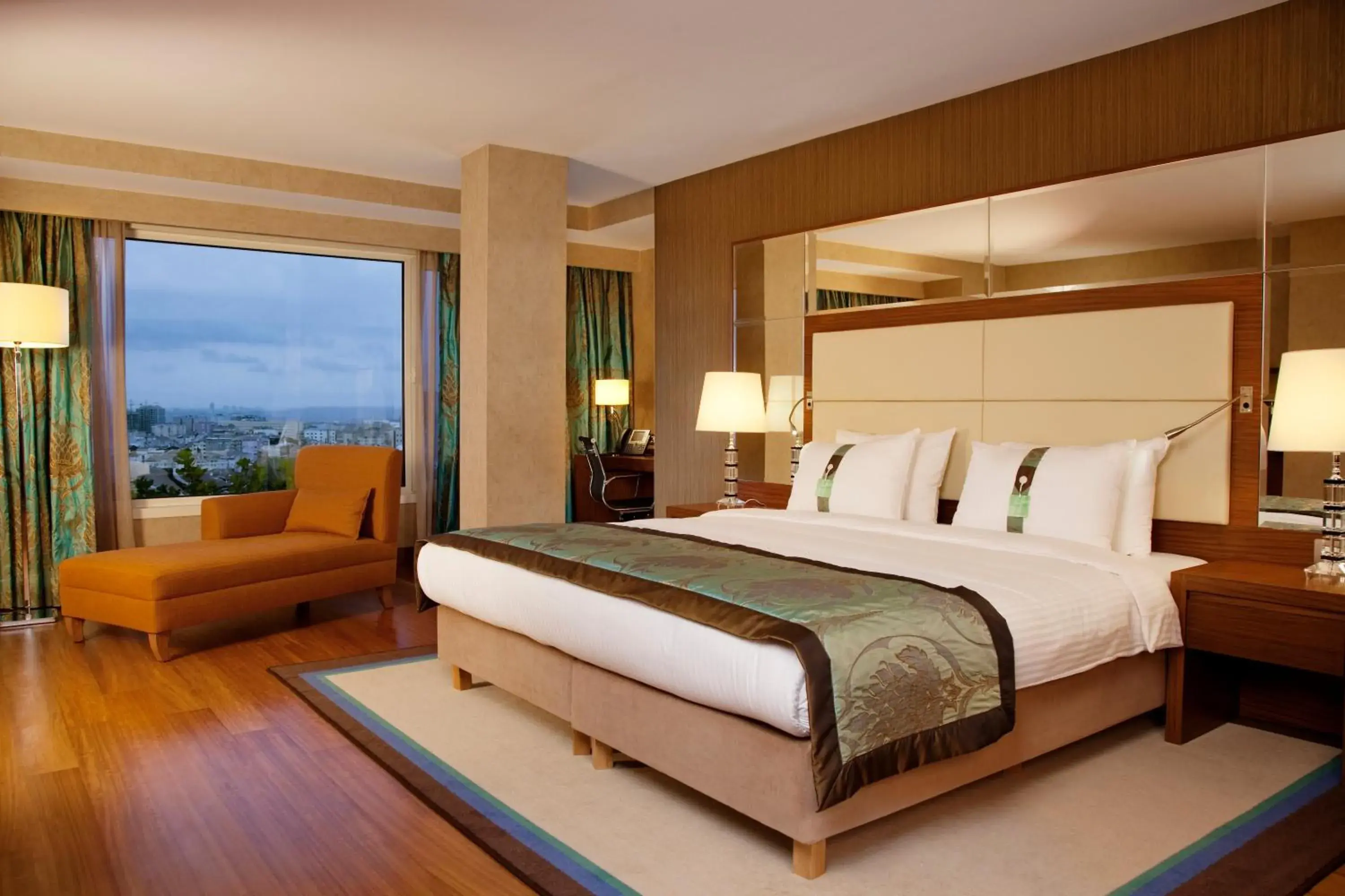 Bedroom in Holiday Inn Sisli