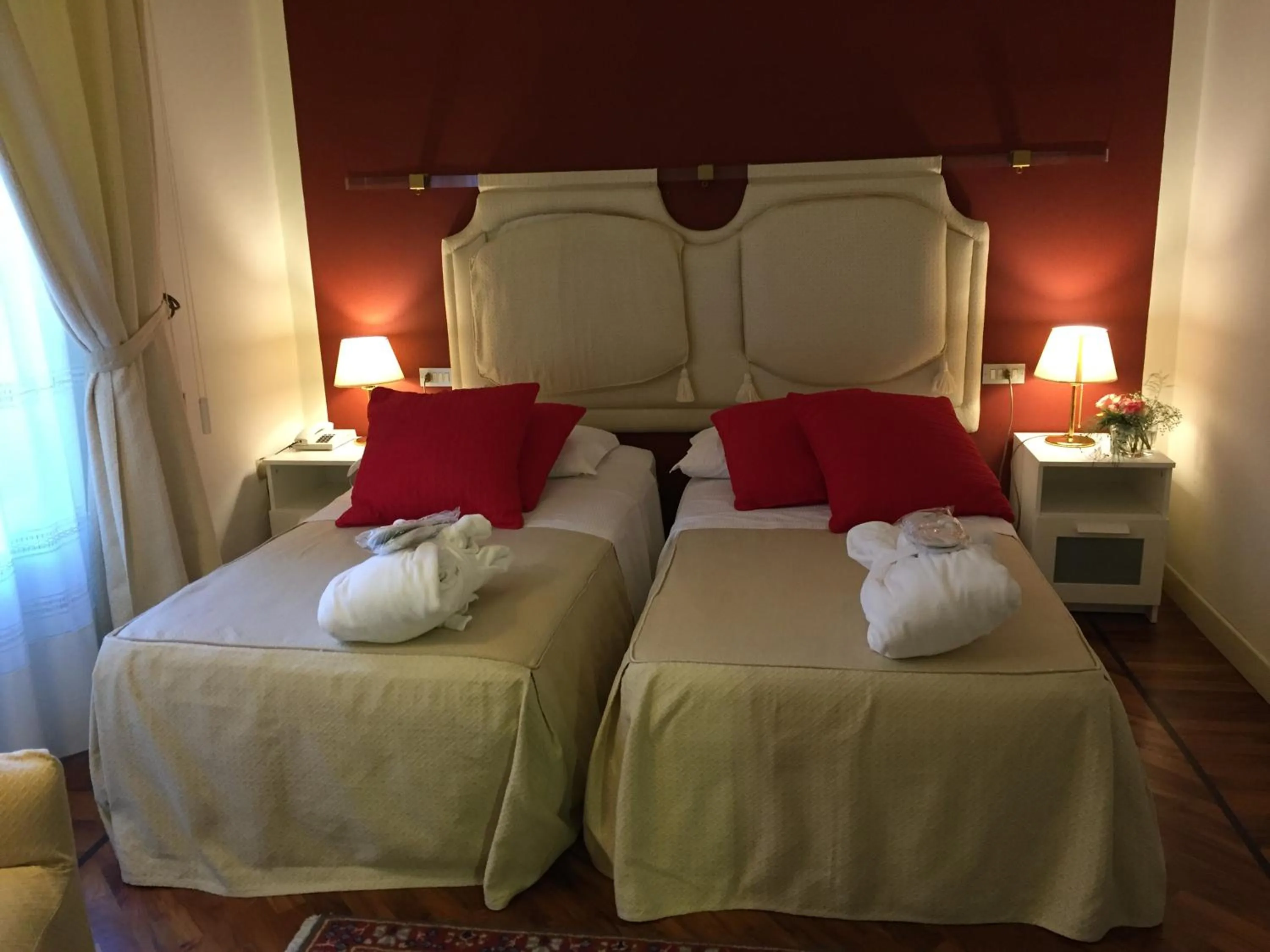 Photo of the whole room, Bed in Grand Hotel Tettuccio