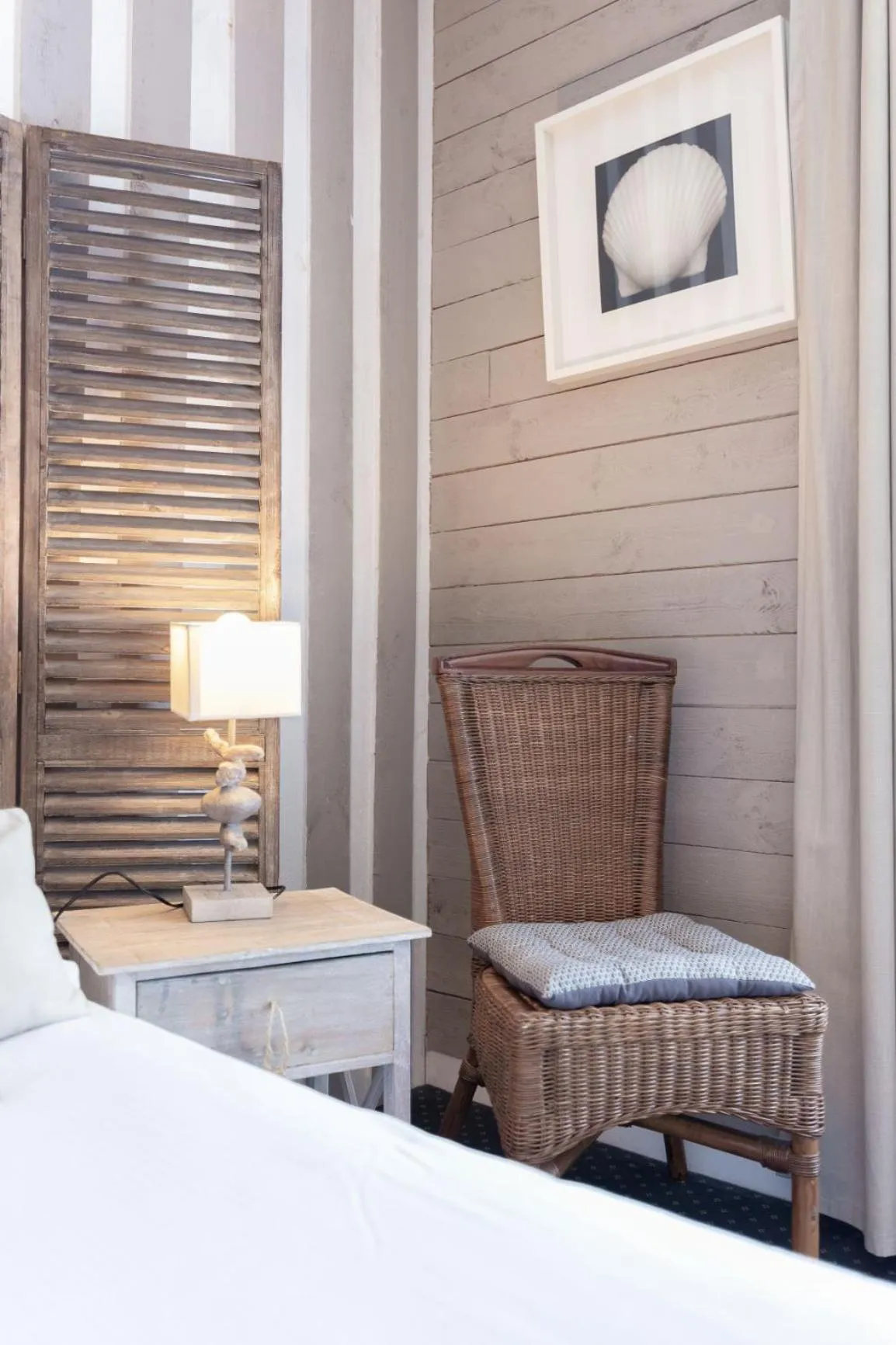 Bed in Cit'Hotel Normandy Hotel Pornichet La Baule