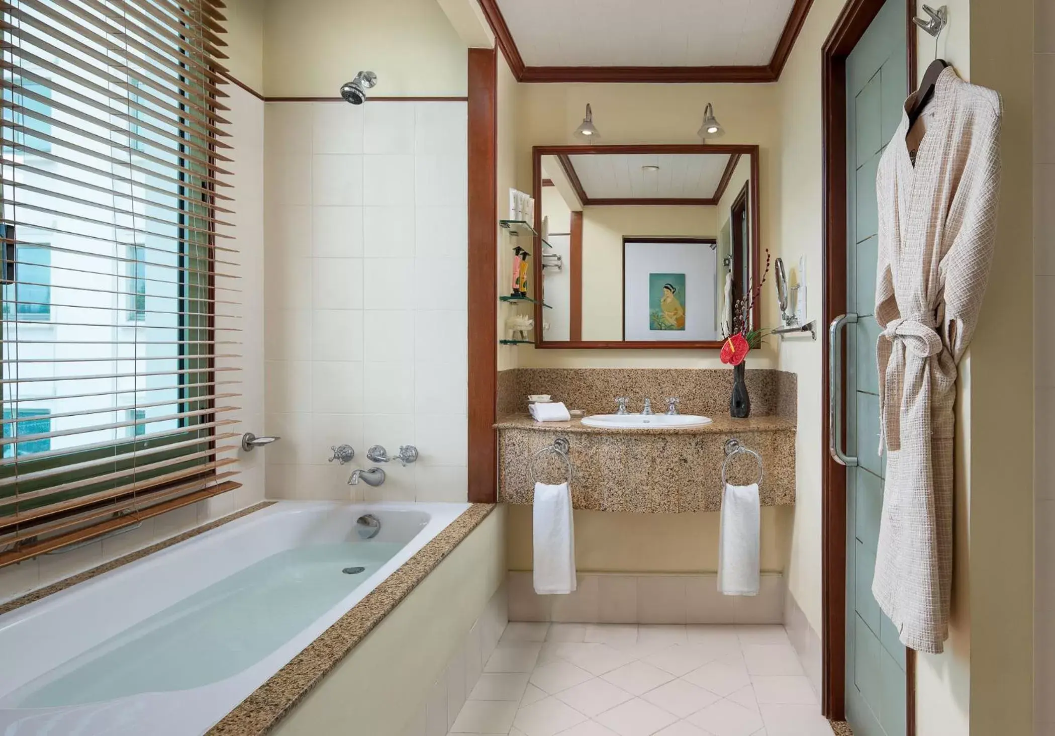 Bath, Bathroom in Avani Hai Phong Harbour View Hotel