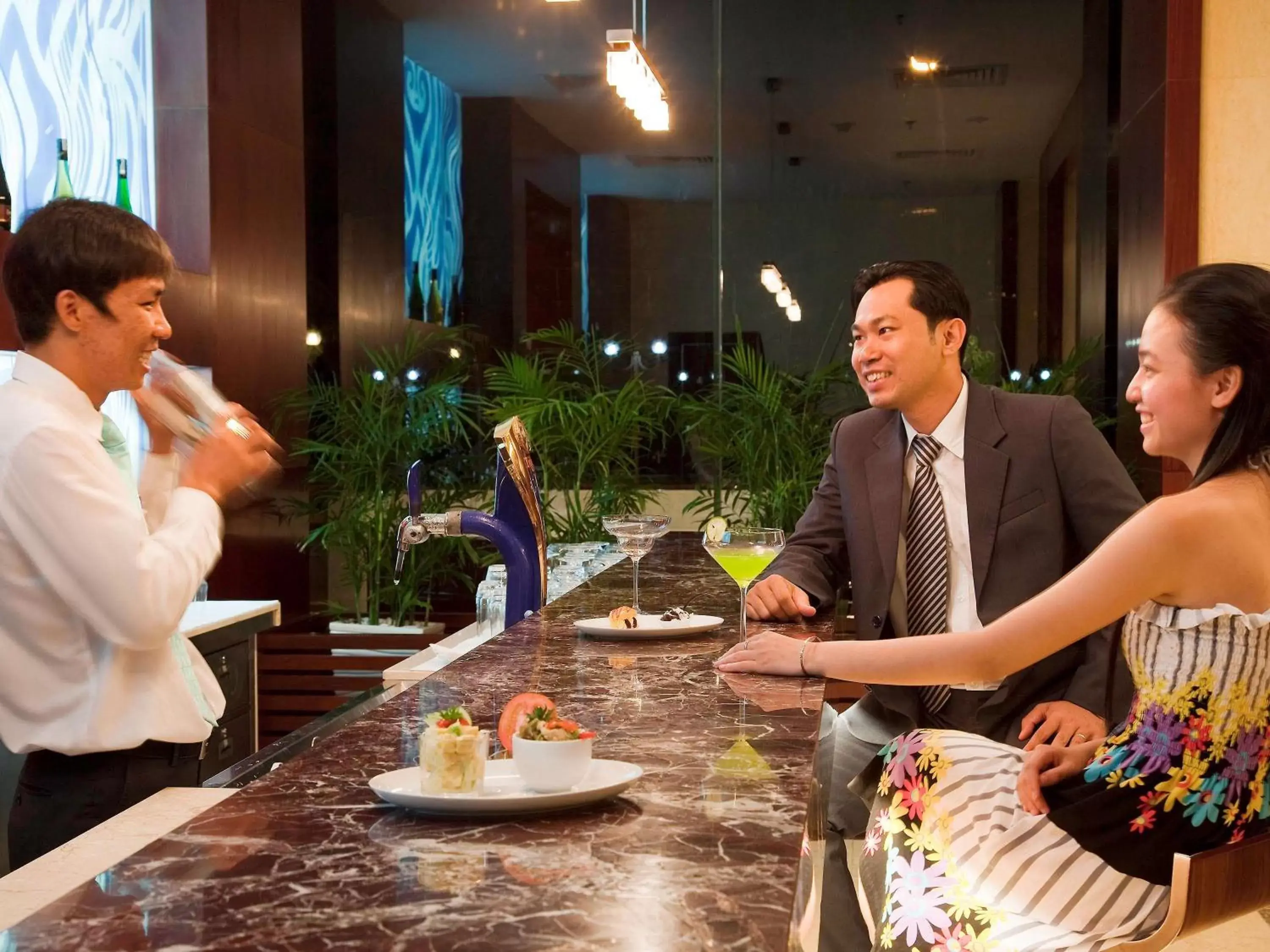 Lounge or bar in Hotel Novotel Nha Trang