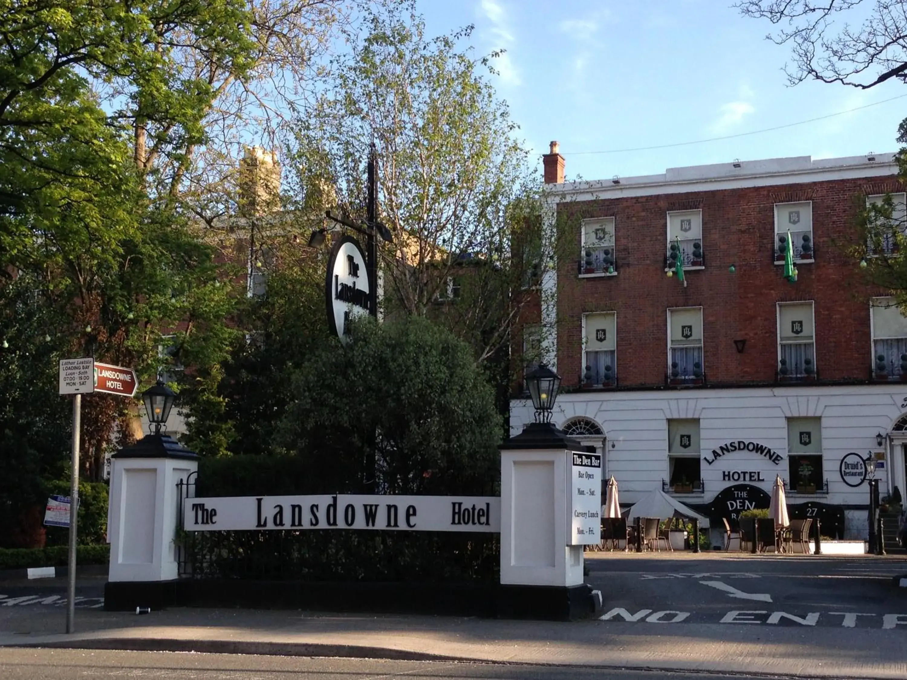 Property Building in The Lansdowne Hotel