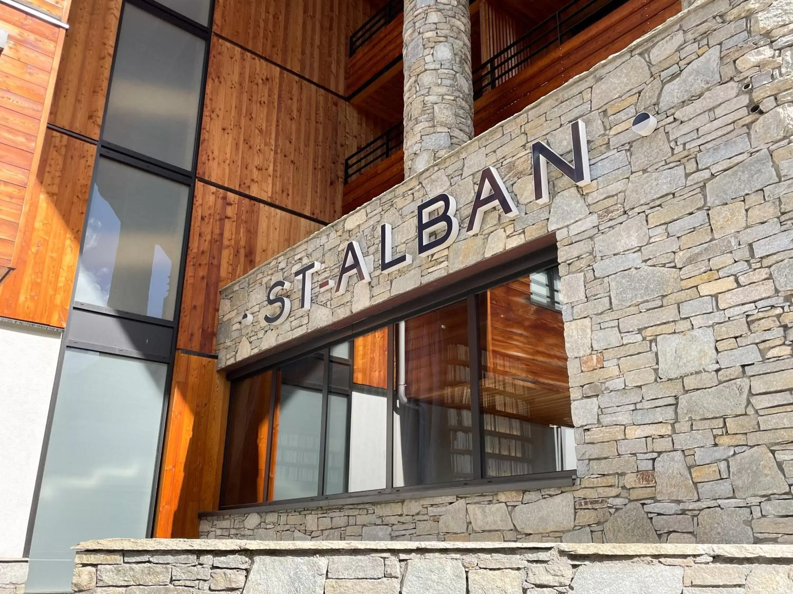 Property building in St-Alban Hotel & Spa