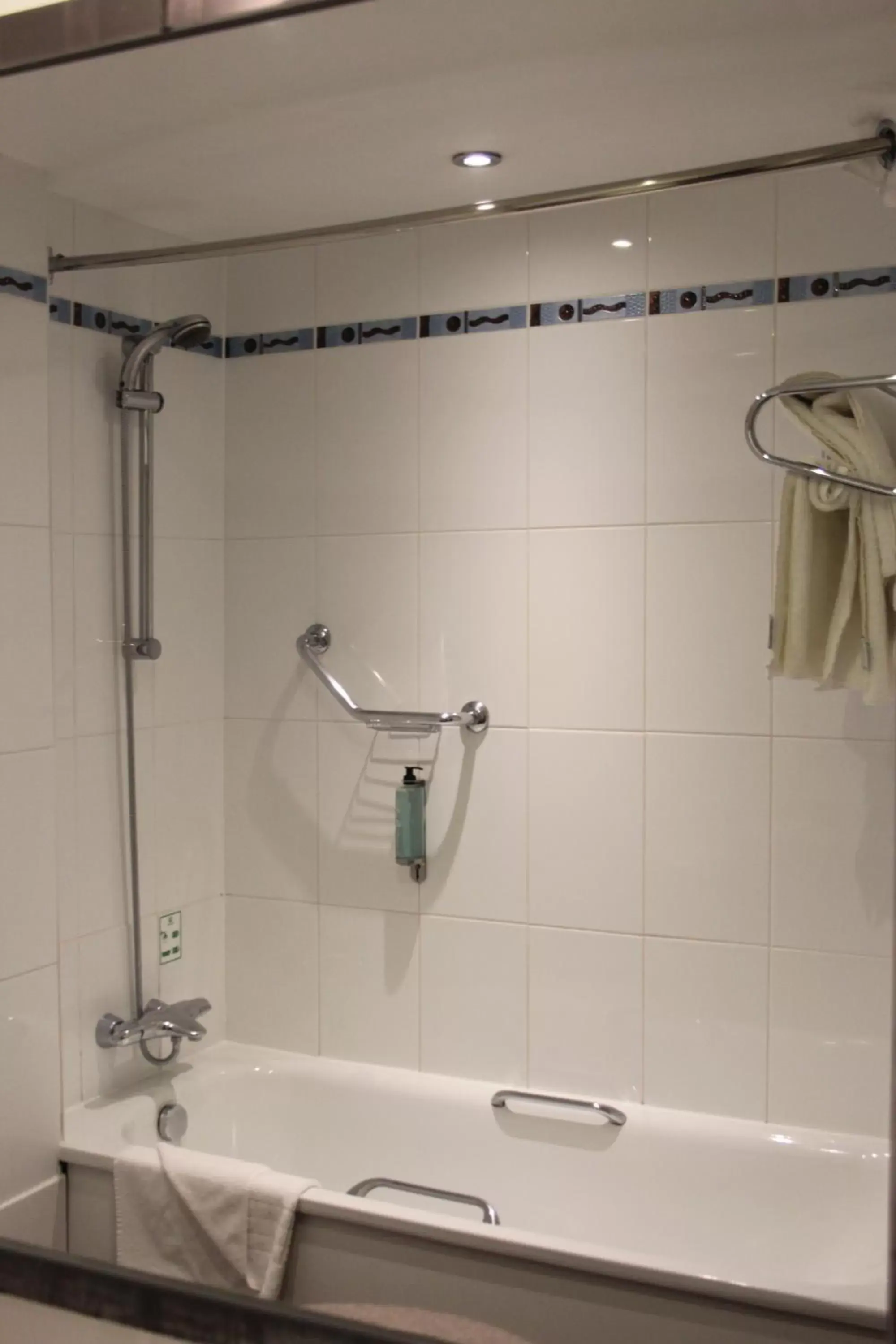 Shower, Bathroom in Holiday Inn Ellesmere Port/Cheshire Oaks, an IHG Hotel