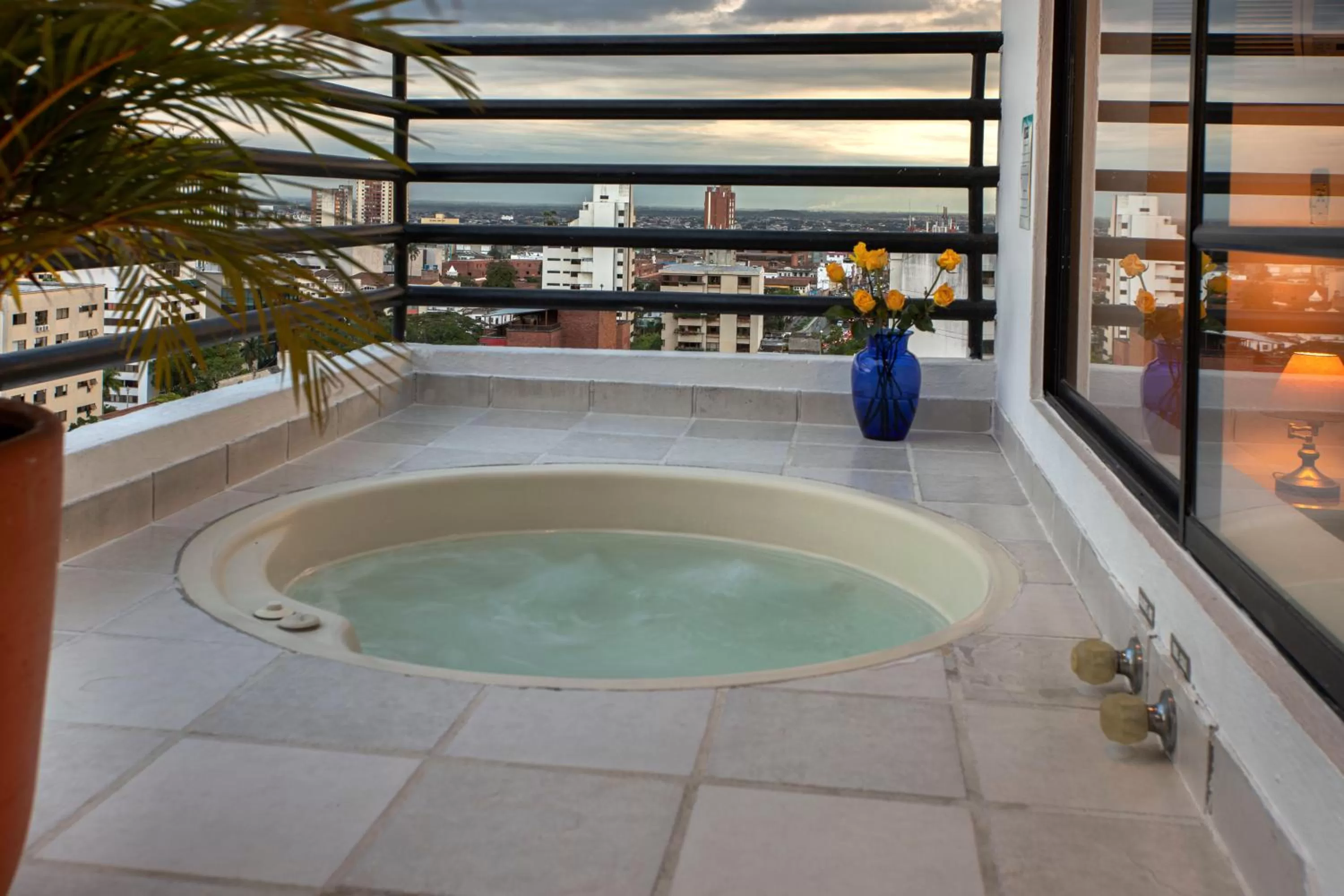 Hot Tub in Castellón de Juanambú