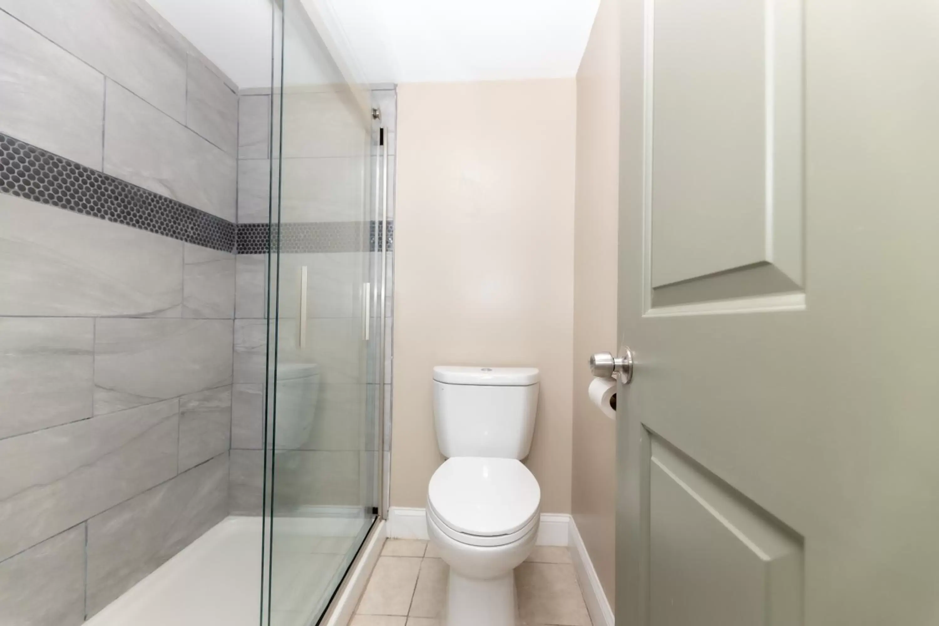 Bathroom in Seaside Sands Inn