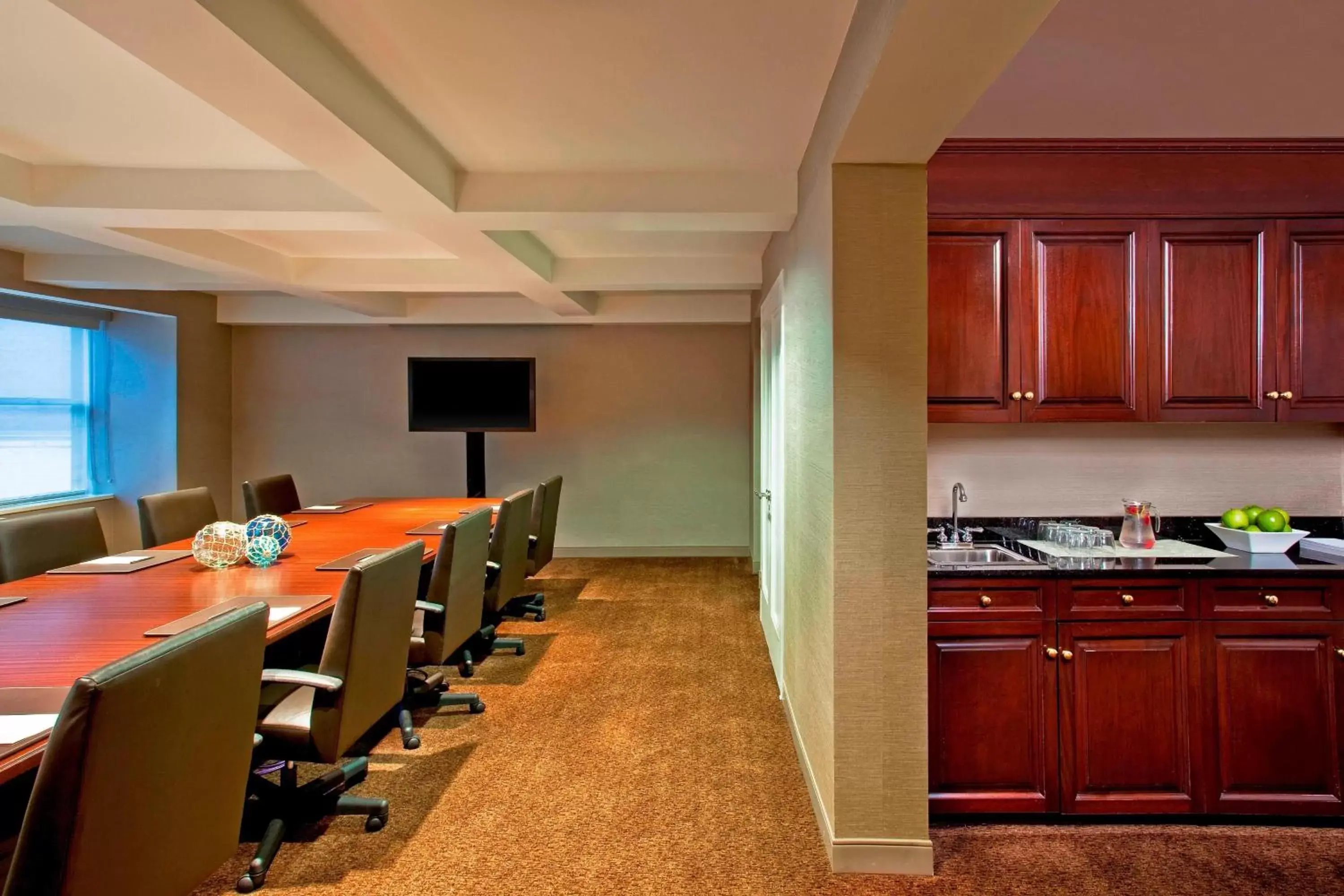 Meeting/conference room, Kitchen/Kitchenette in The Westin New York Grand Central