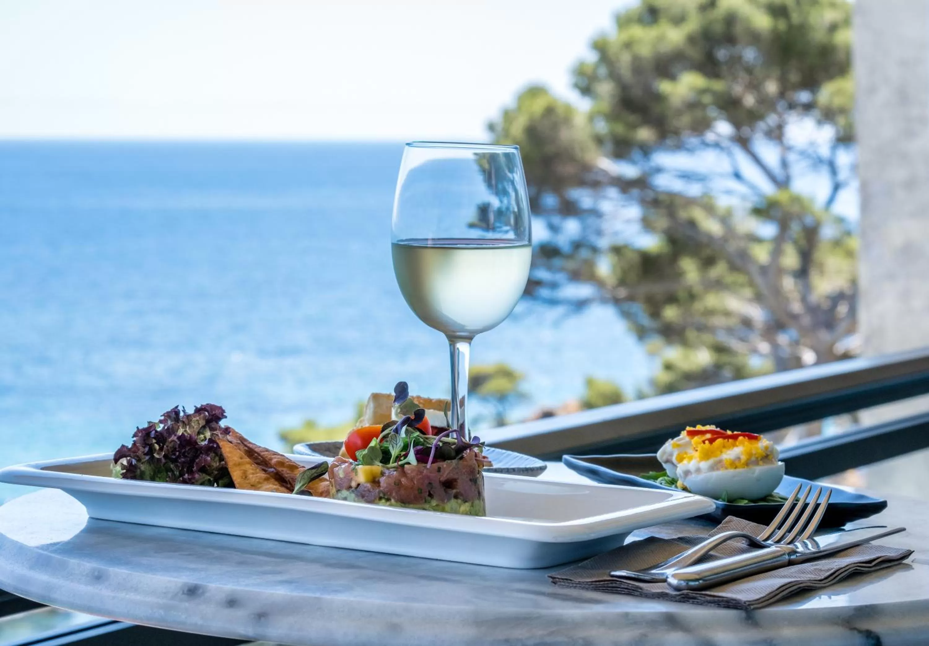 Food and drinks in Hotel Cap Roig & Spa by Brava Hoteles