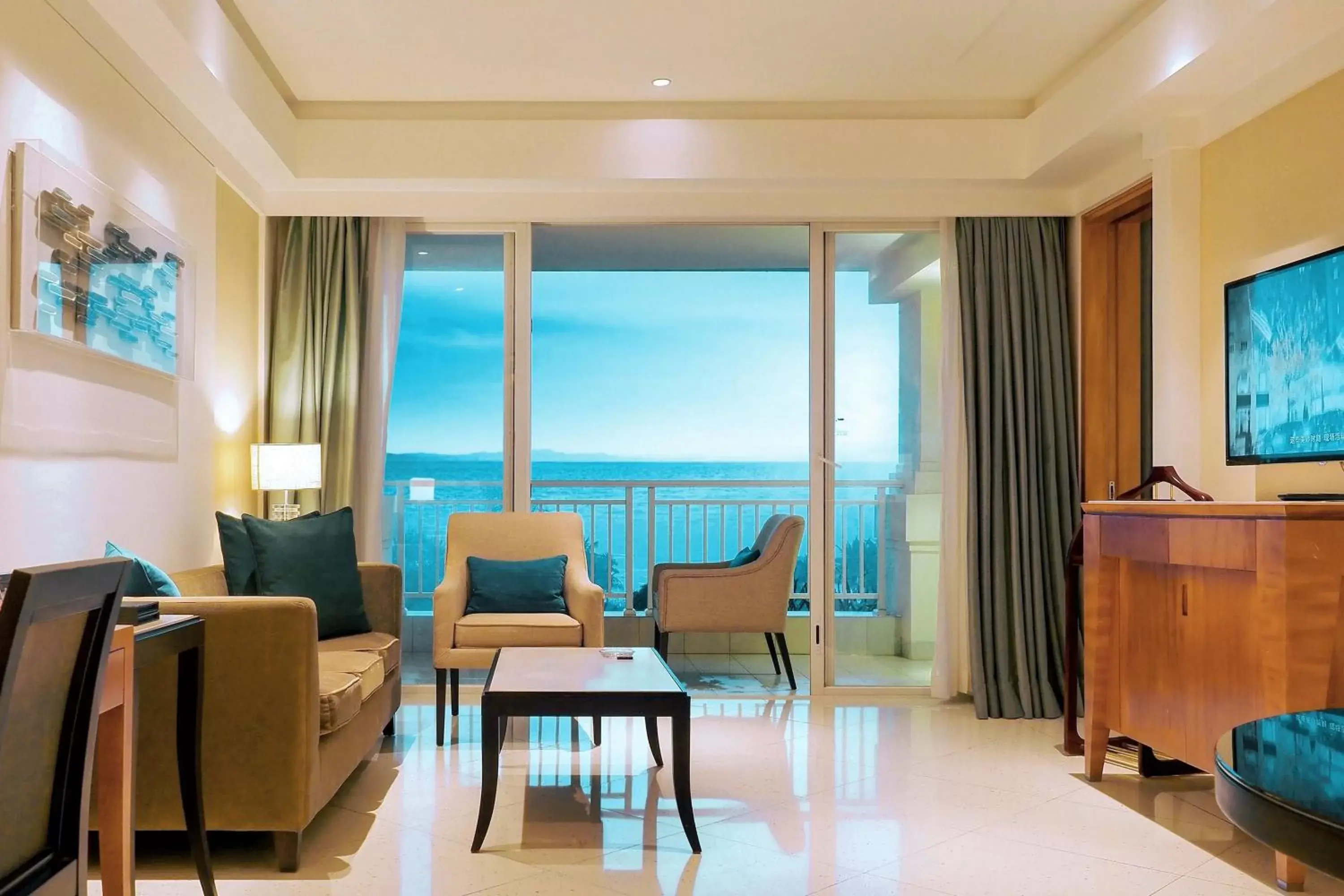 Living room, Seating Area in Sheraton Haikou Hotel