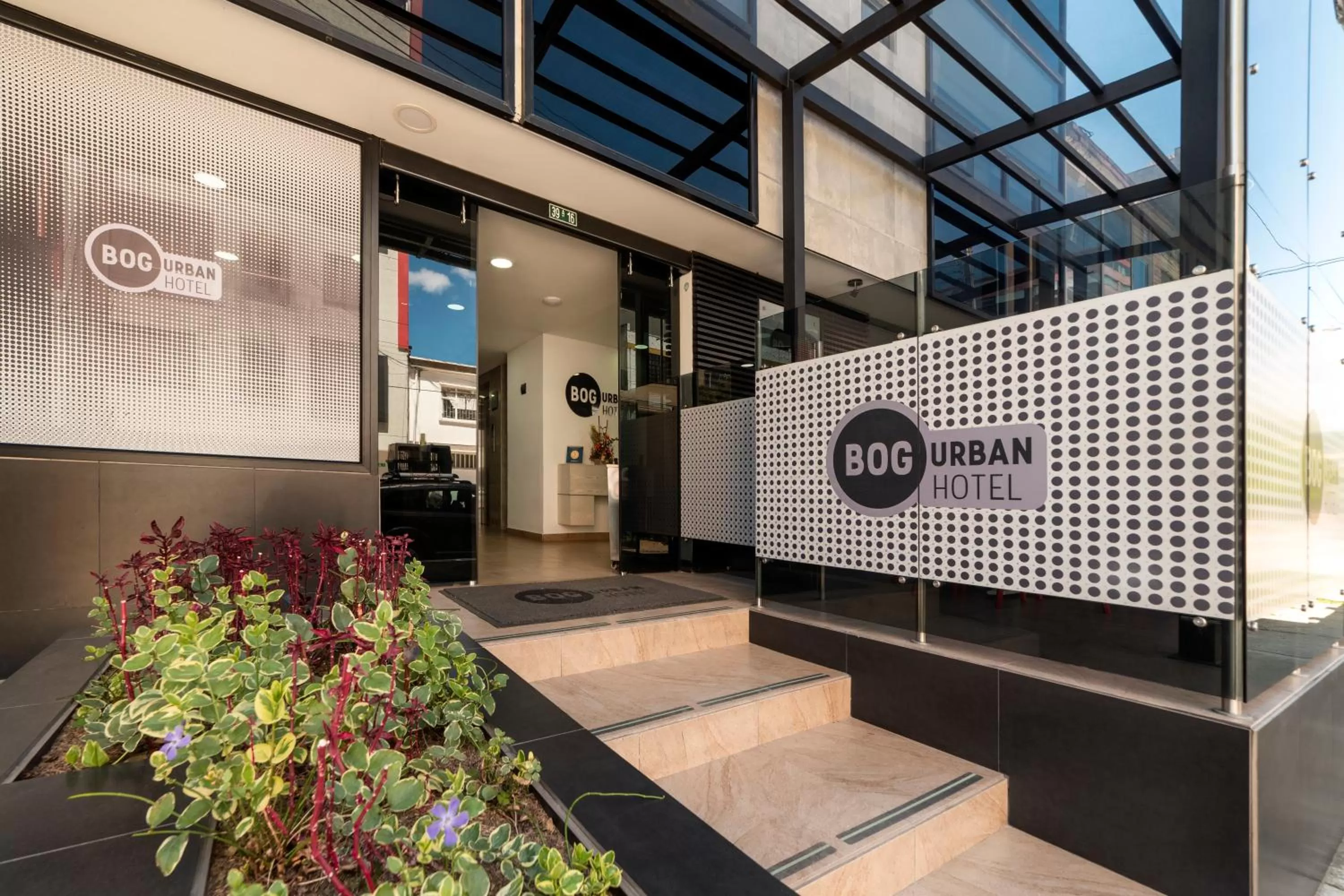 Property building in BOG URBAN HOTEl