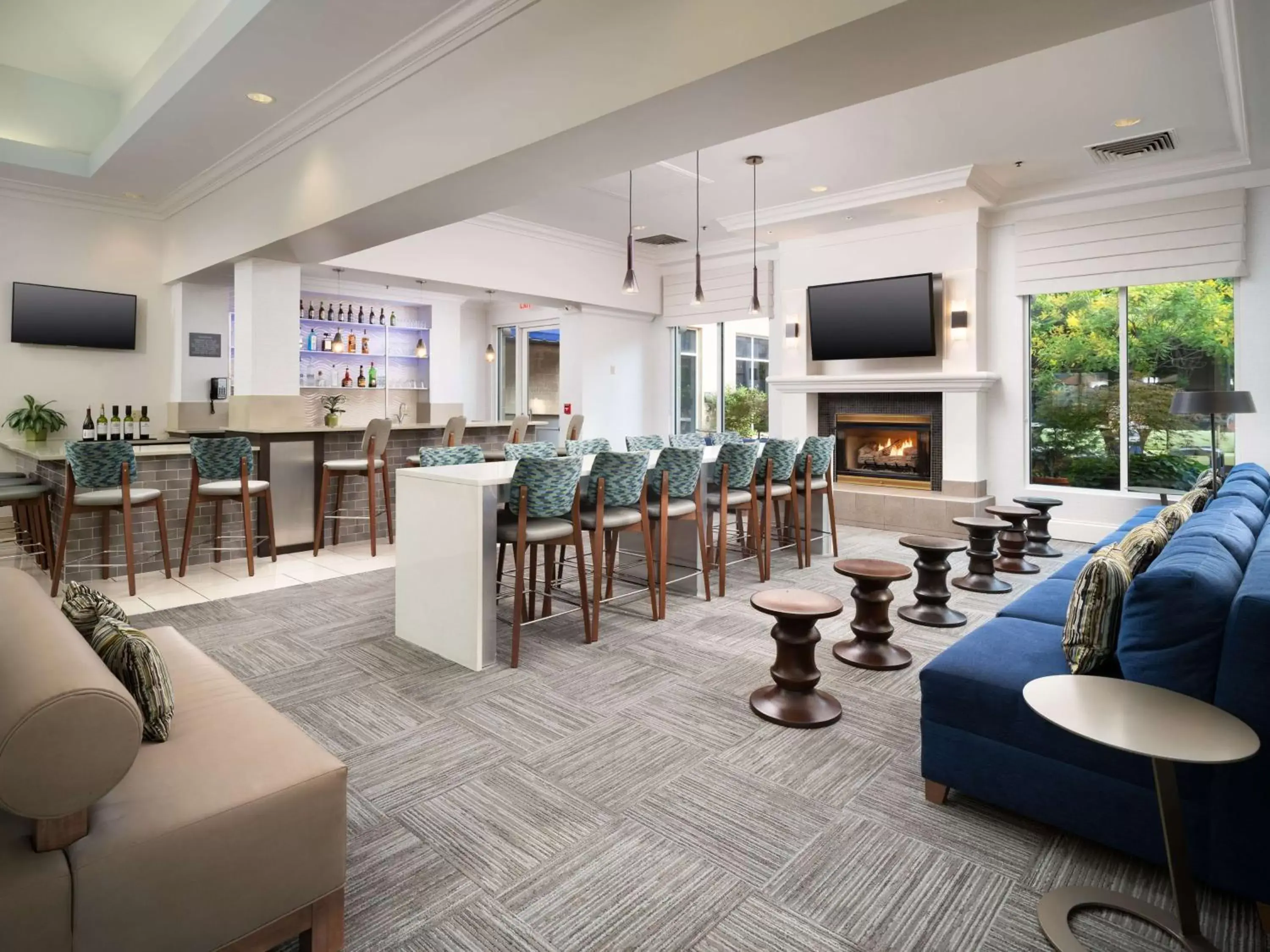 Lobby or reception, Lounge/Bar in Hilton Garden Inn Chattanooga Downtown