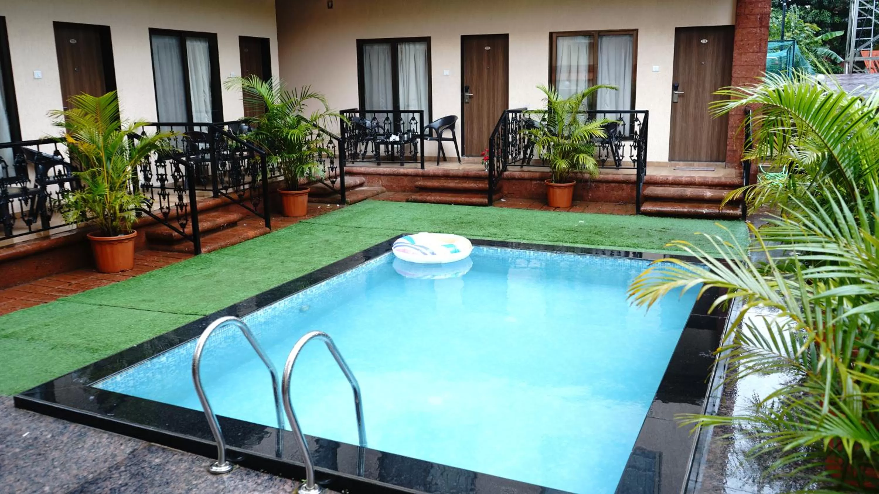 Swimming pool in Jivanta Mahabaleshwar
