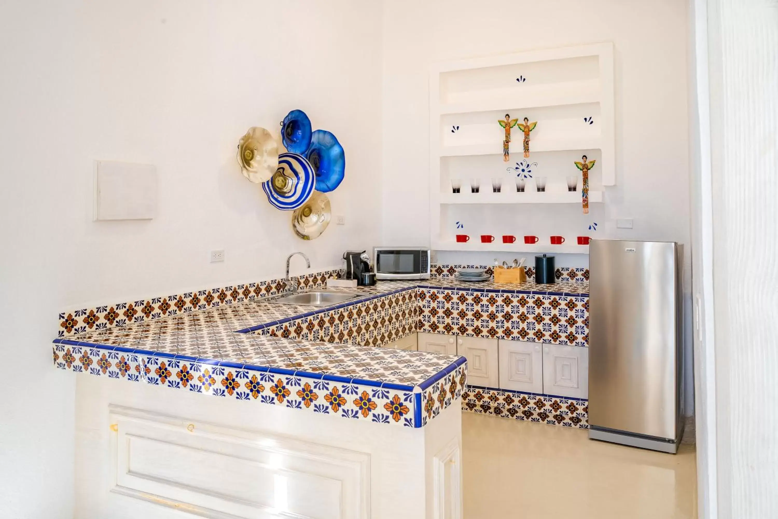 Photo of the whole room, Kitchen/Kitchenette in Mar del Cabo By Velas Resorts