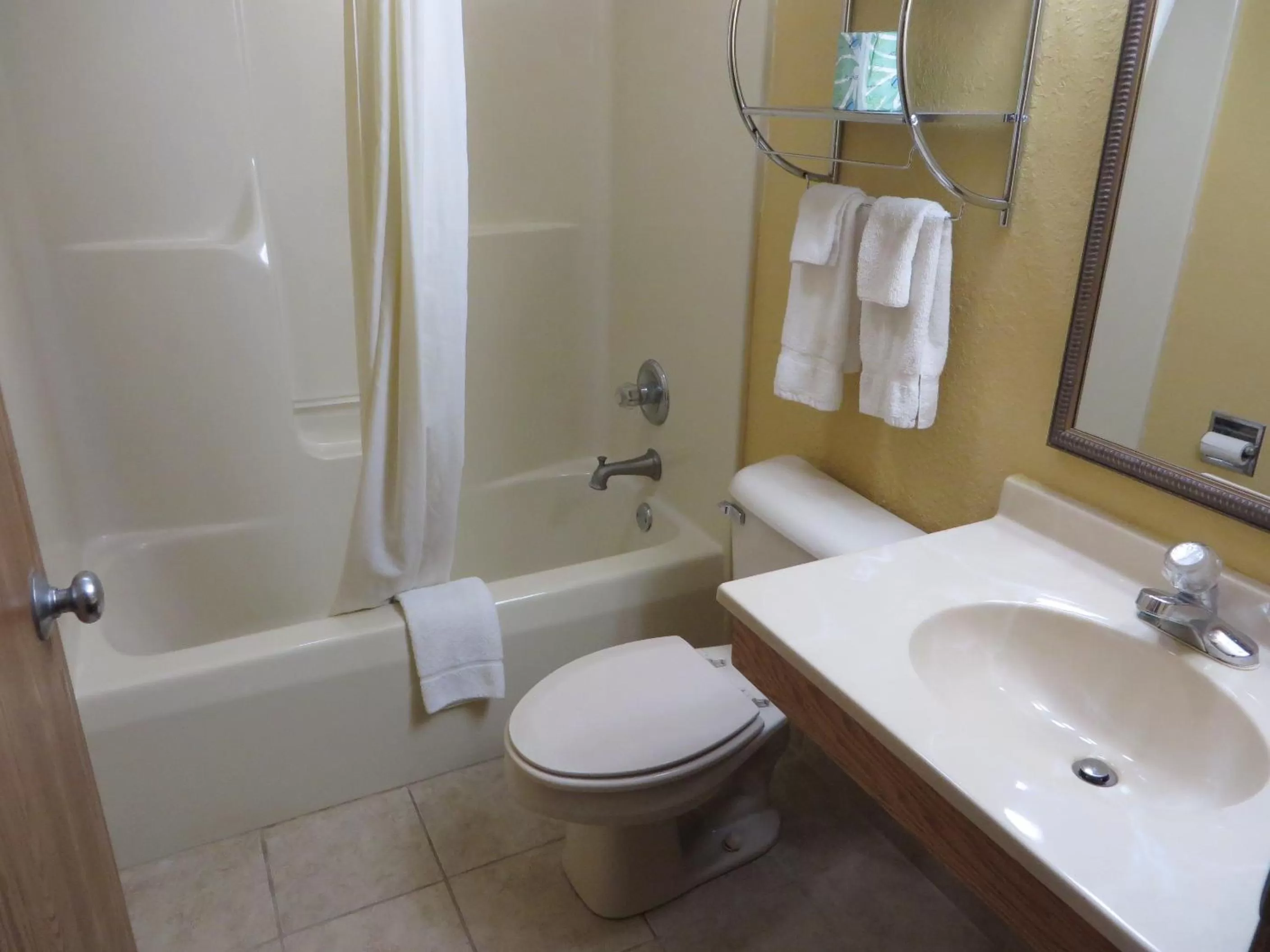 Bathroom in Econo Lodge