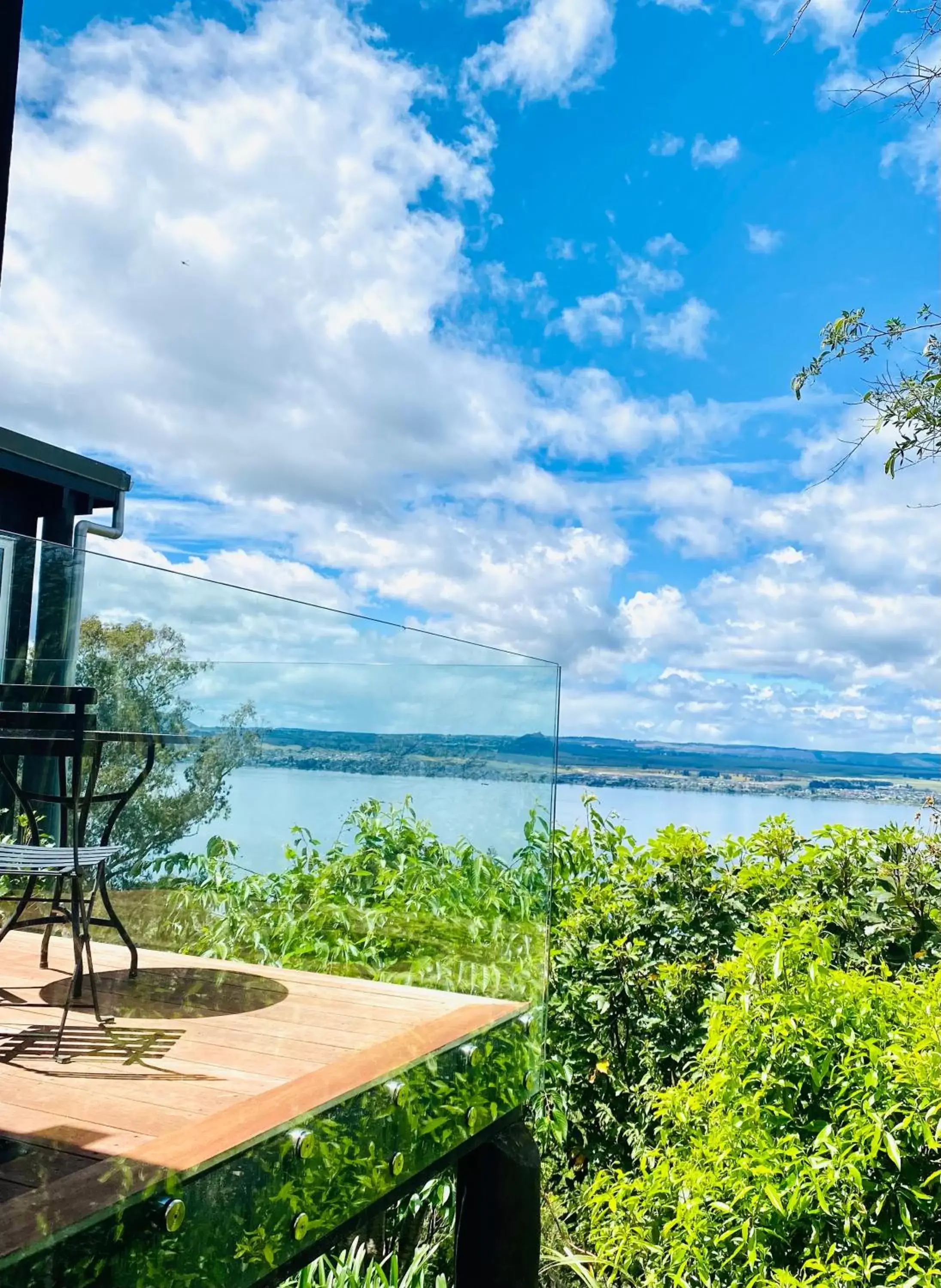 Lake view in Acacia Cliffs Lodge