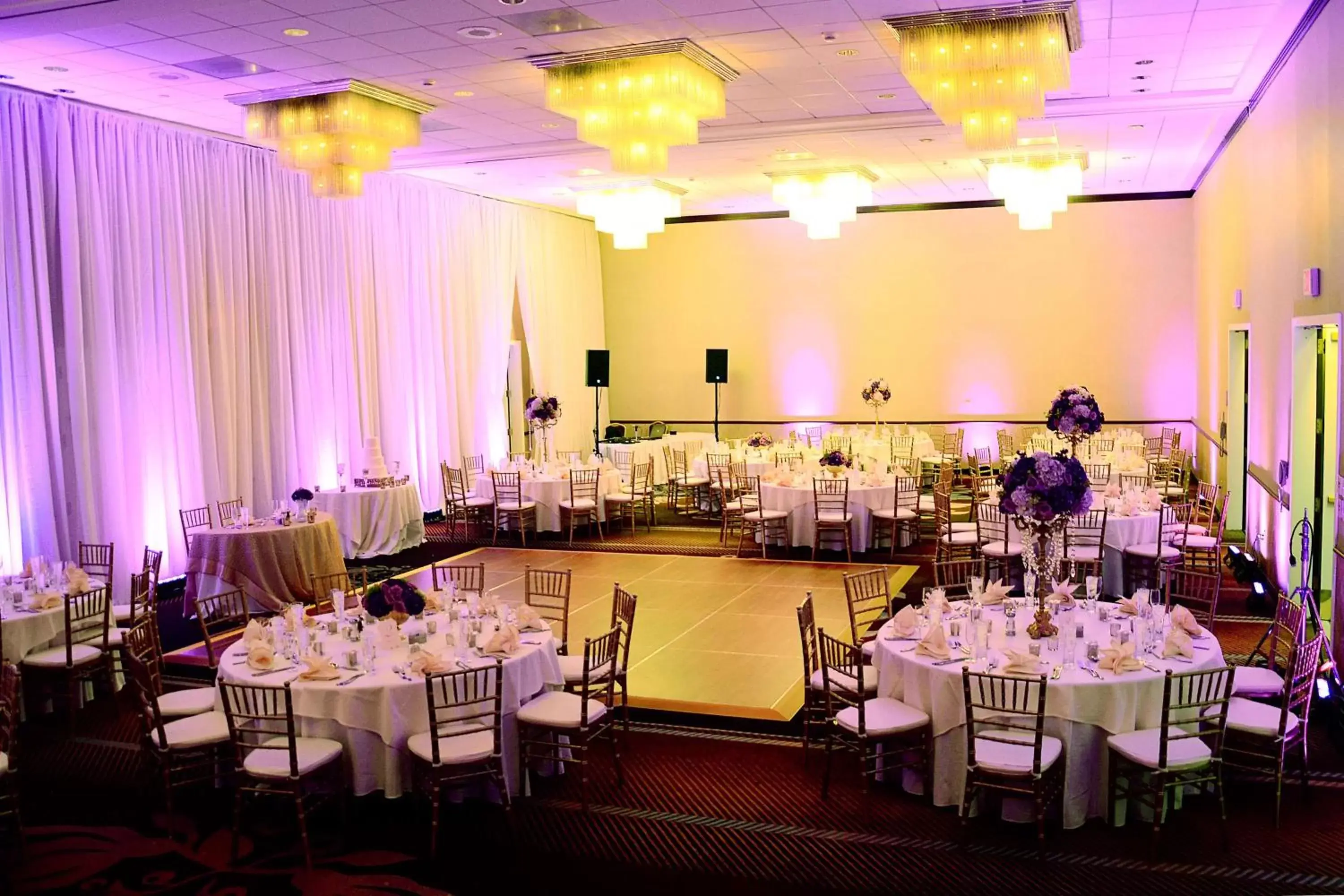 Dining area, Restaurant/Places to Eat in Embassy Suites by Hilton Alexandria Old Town