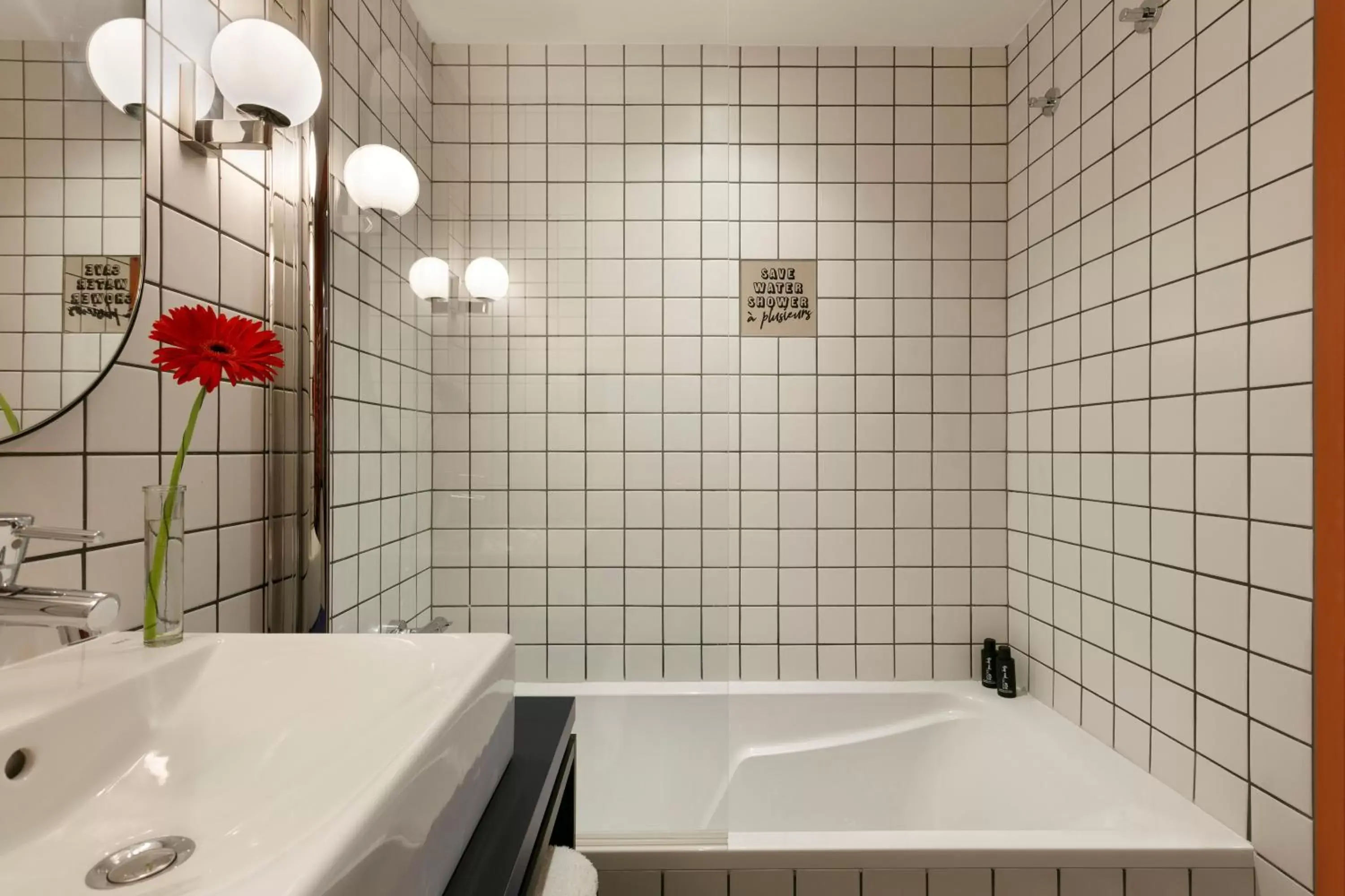 Bathroom in RockyPop Grenoble Hotel