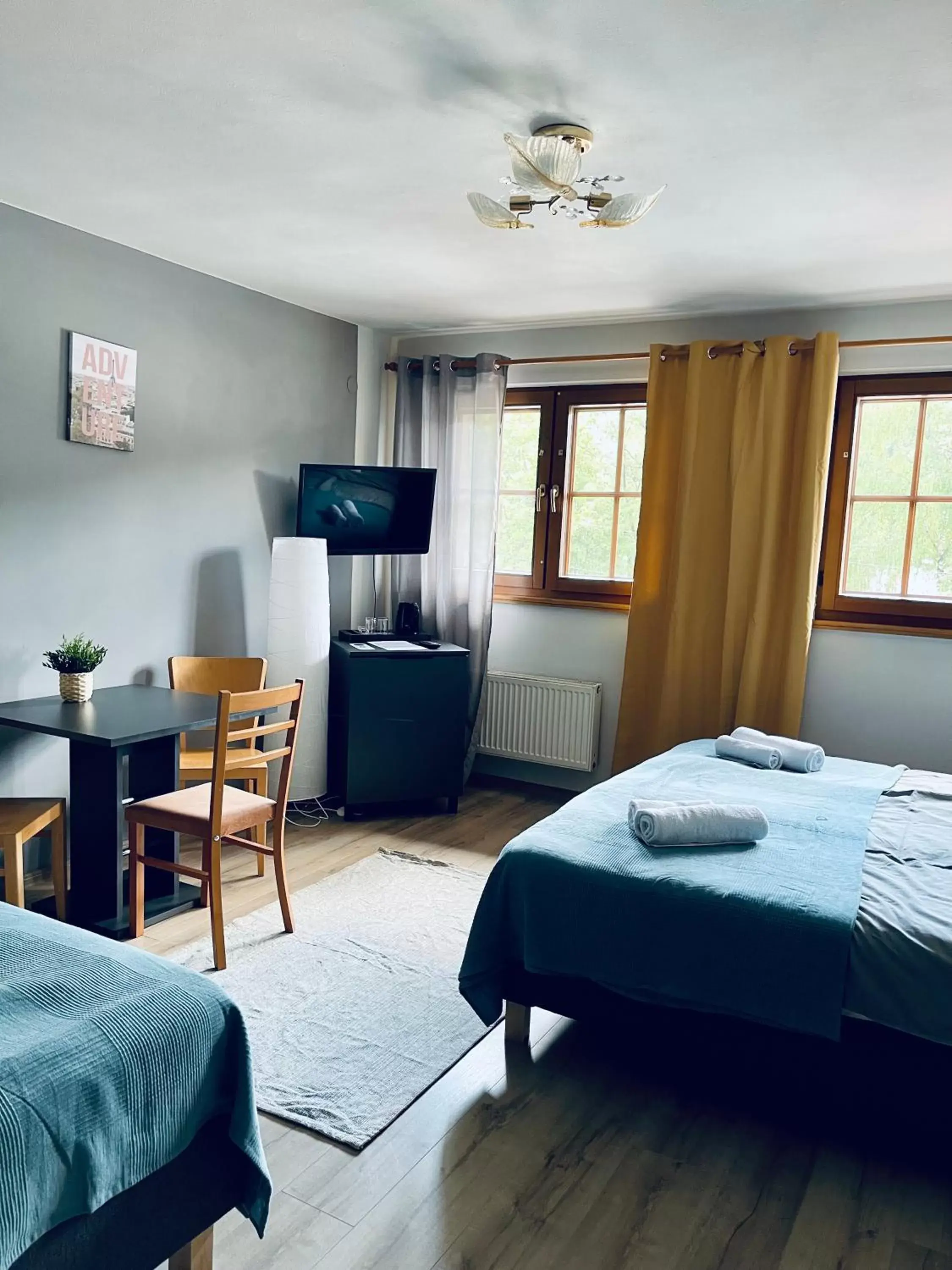 Triple Room with Shower - single occupancy in Skalny Dworek Triple Room with Shower - single occupancy in Skalny Dworek