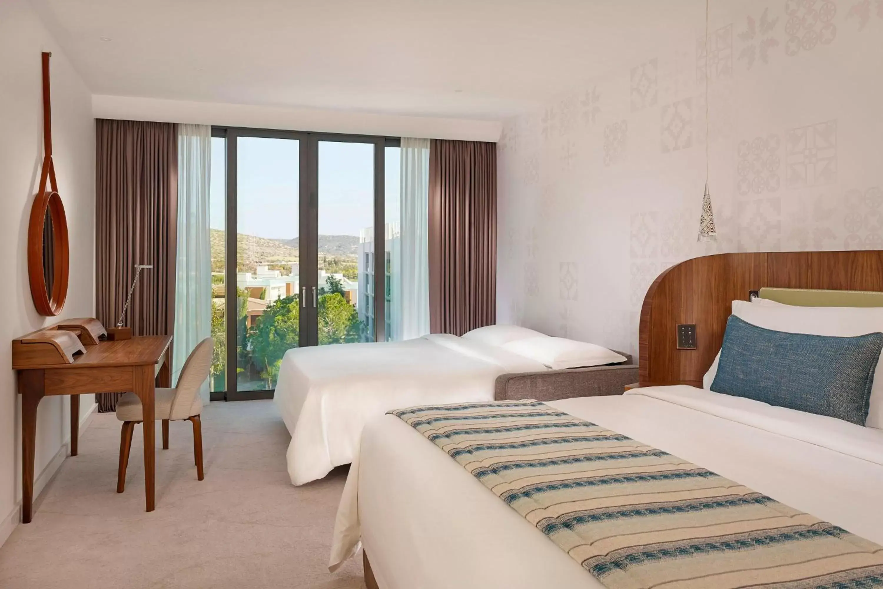 Photo of the whole room, Bed in Parklane, a Luxury Collection Resort & Spa, Limassol
