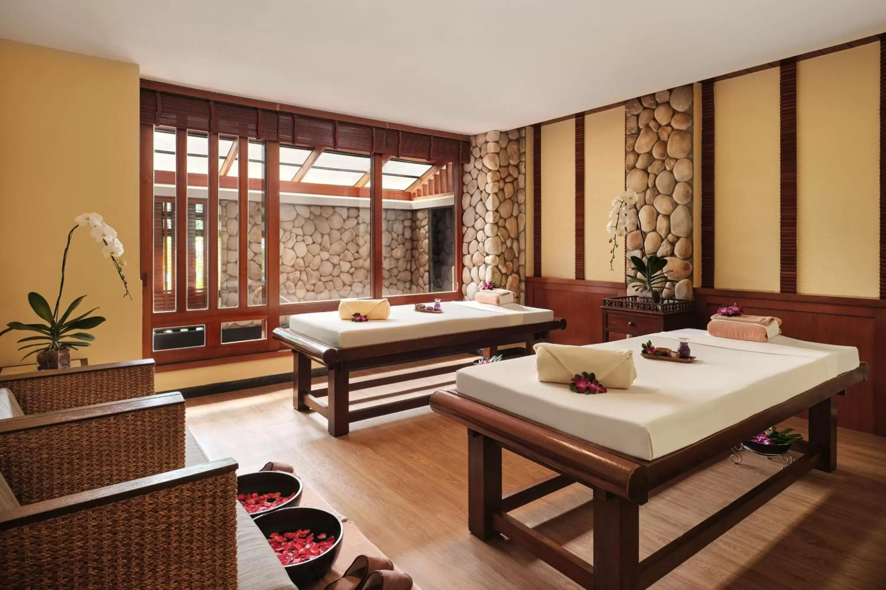 Spa and wellness centre/facilities in Phuket Marriott Resort & Spa, Merlin Beach