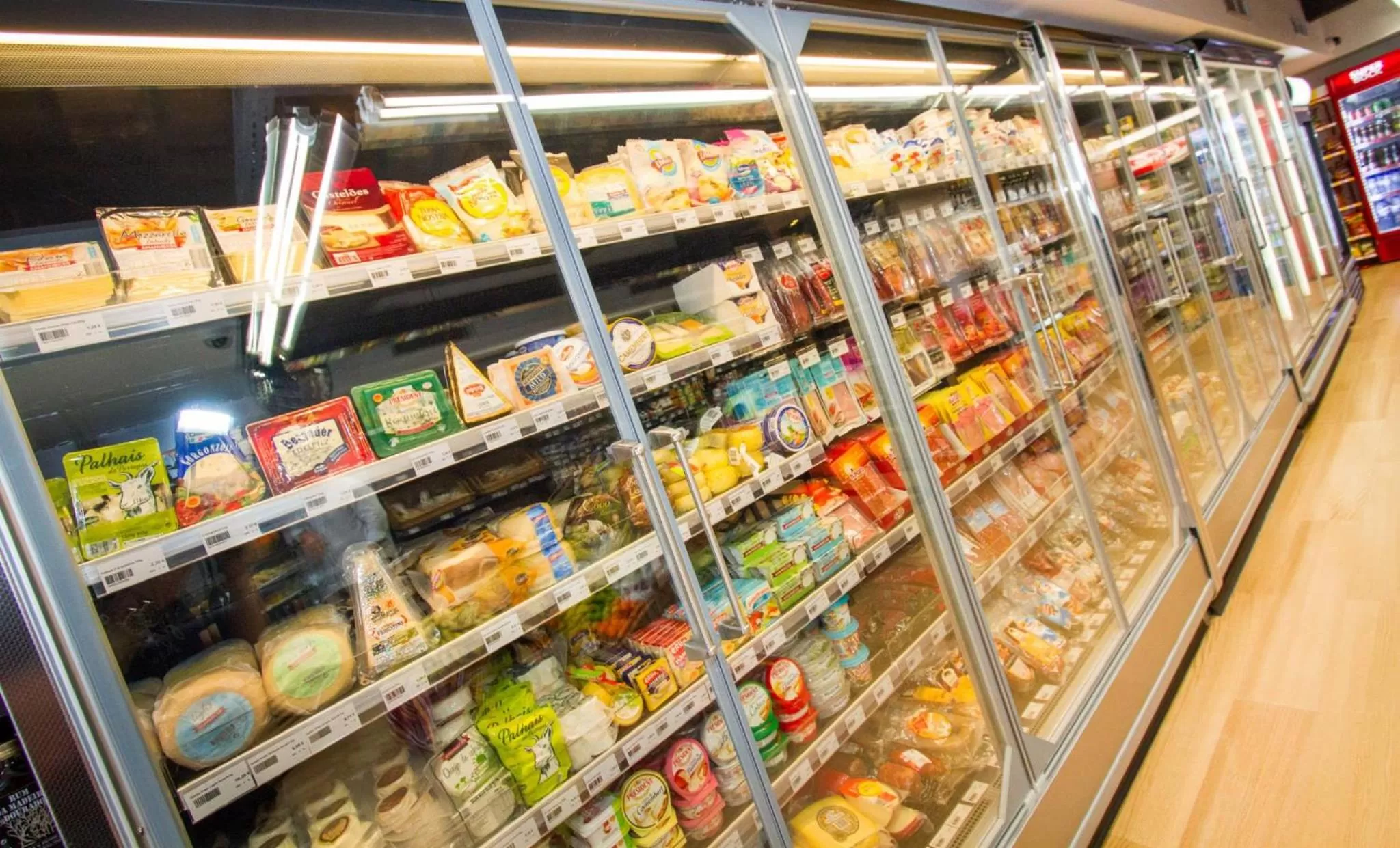 On-site shops in Apartamentos Turisticos Paraiso