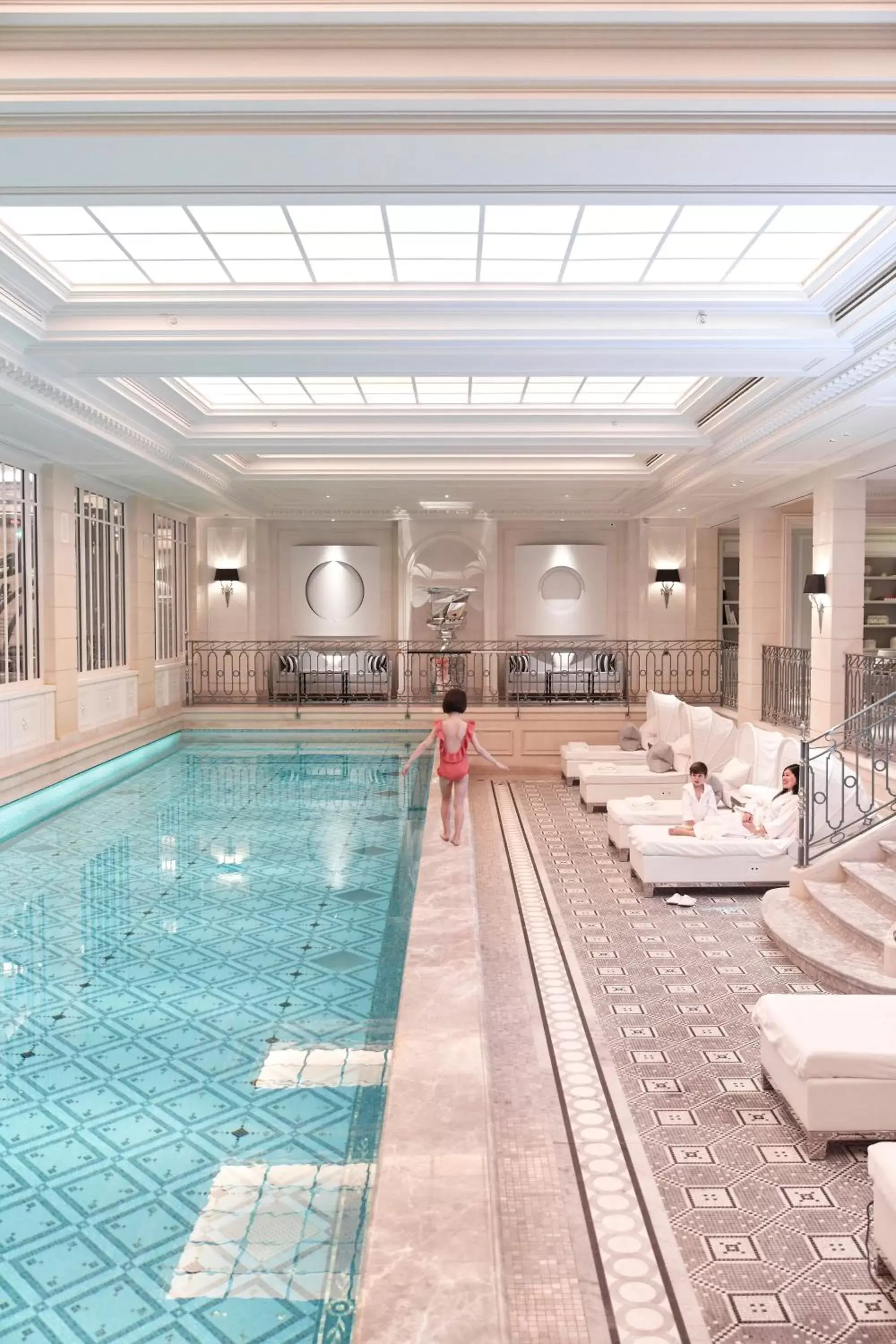 Spa and wellness centre/facilities, Swimming Pool in Four Seasons Hotel George V Paris