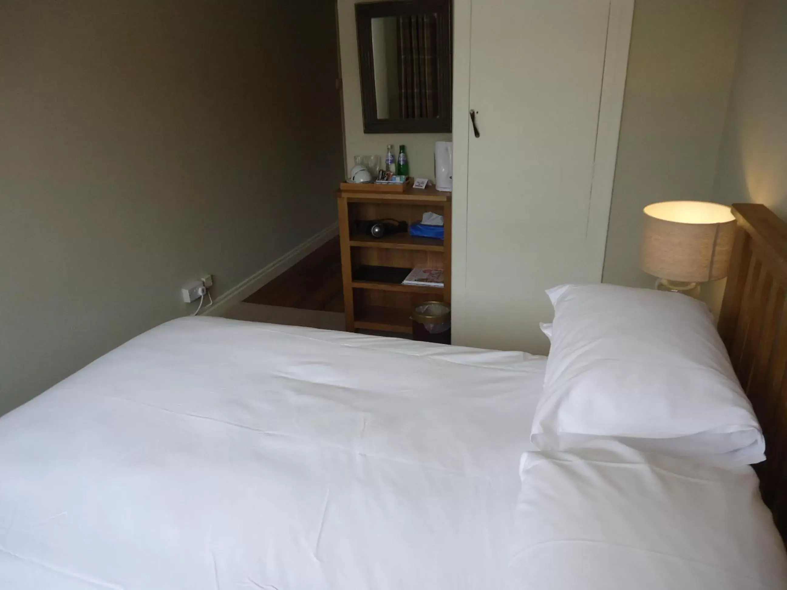 Standard Double Room - single occupancy in Royal Oak Hotel Standard Double Room - single occupancy in Royal Oak Hotel