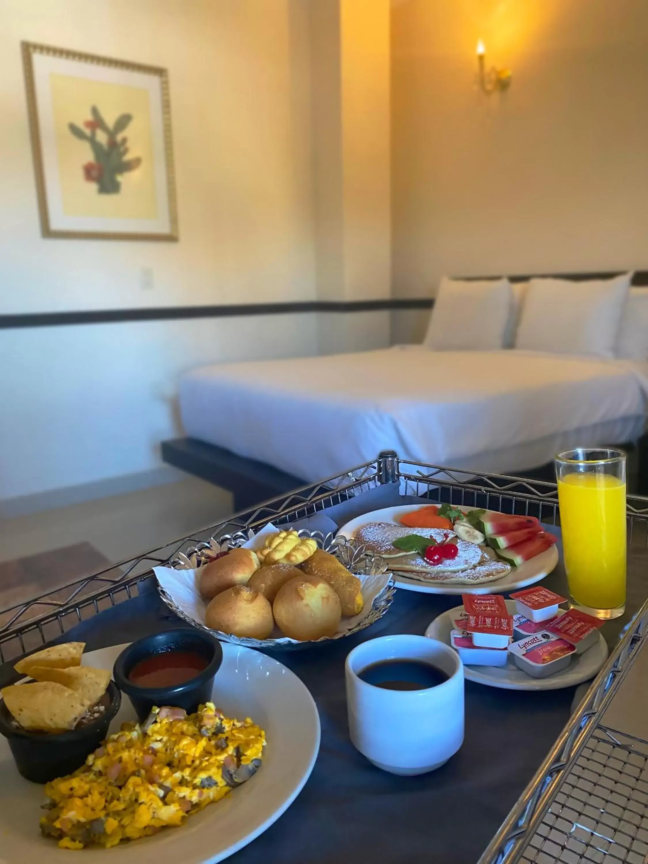Bedroom, Breakfast in Hotel Palacio Maya
